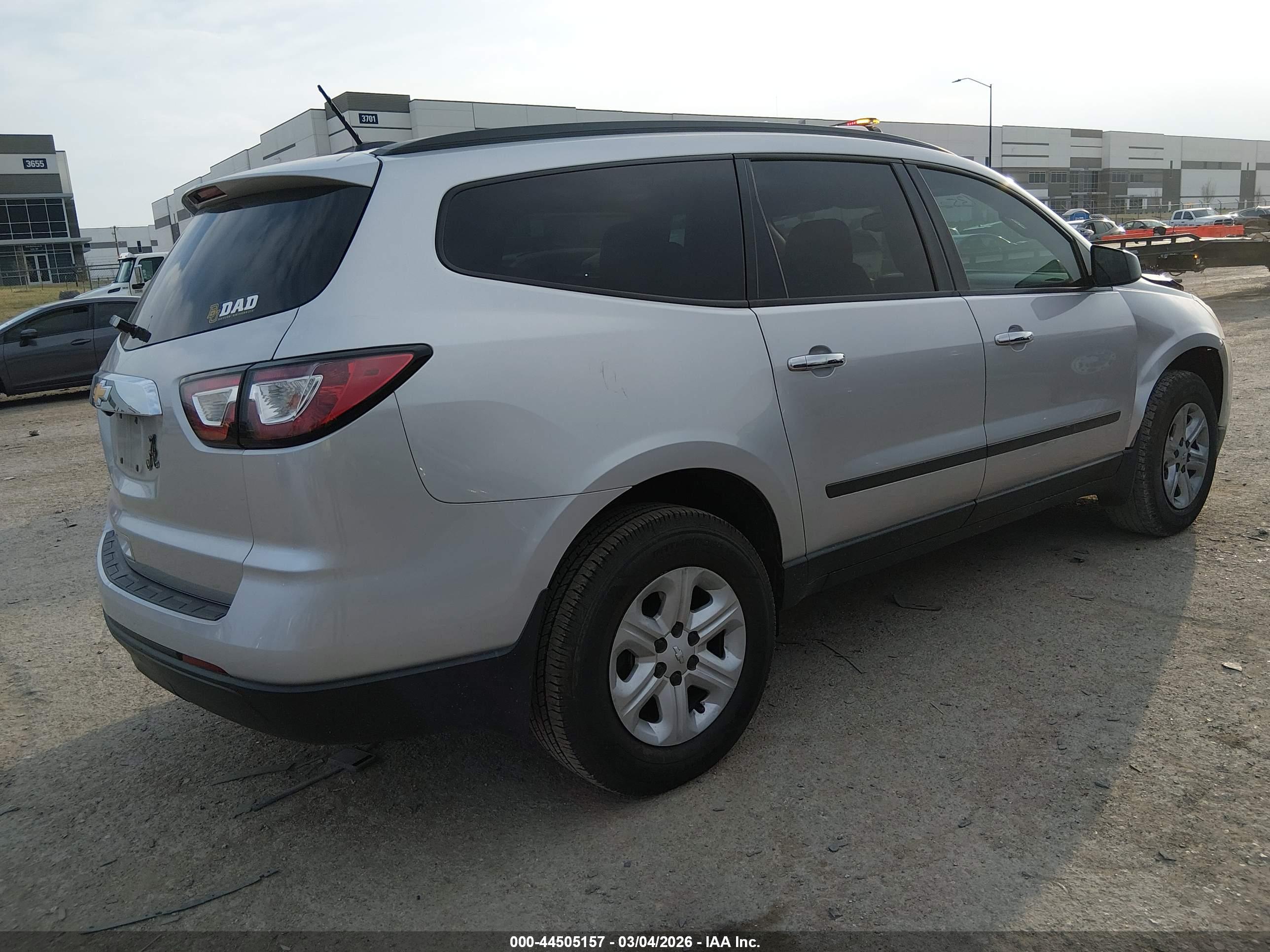 CHEVROLET TRAVERSE image 4