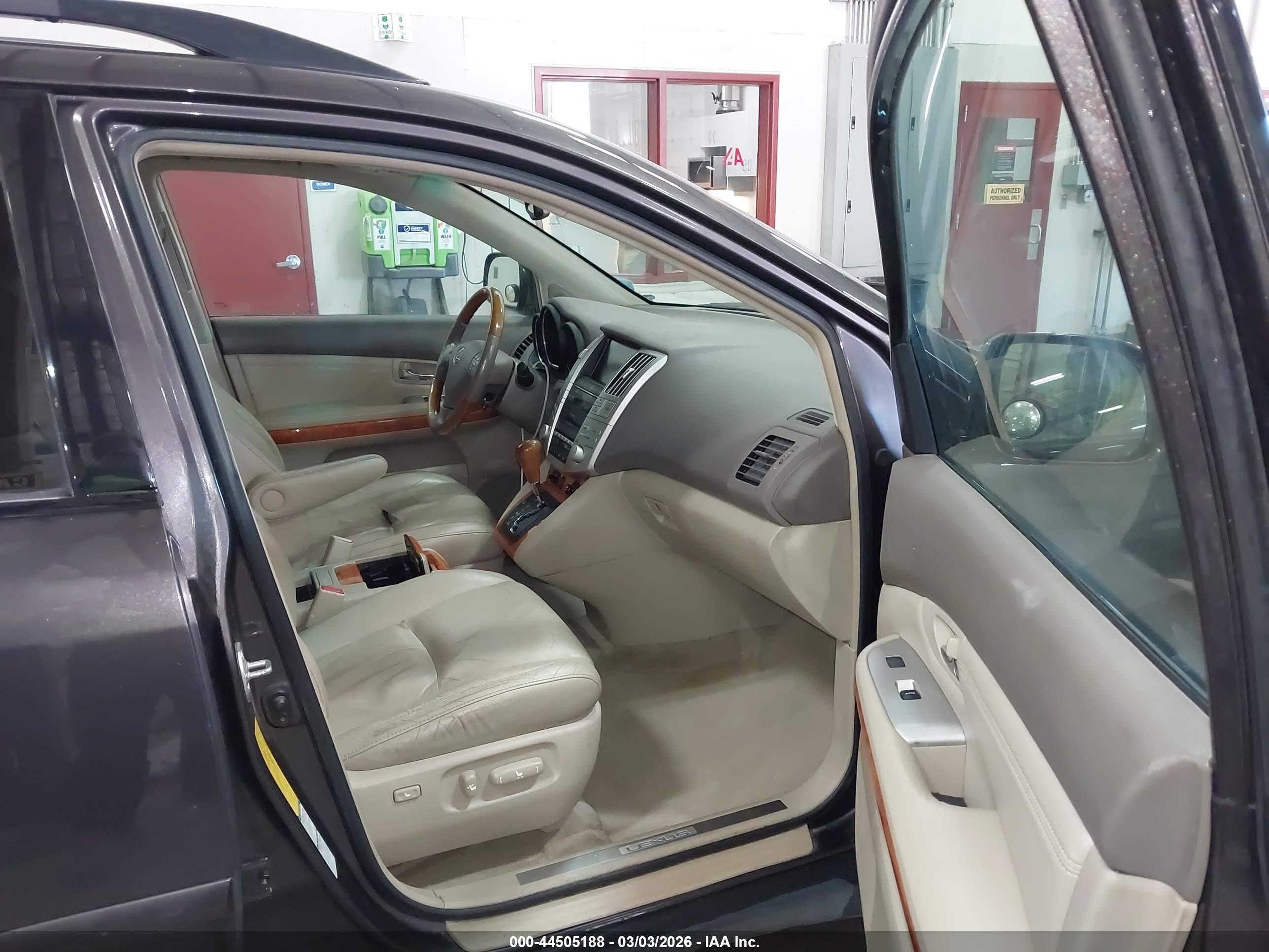 LEXUS RX image 5