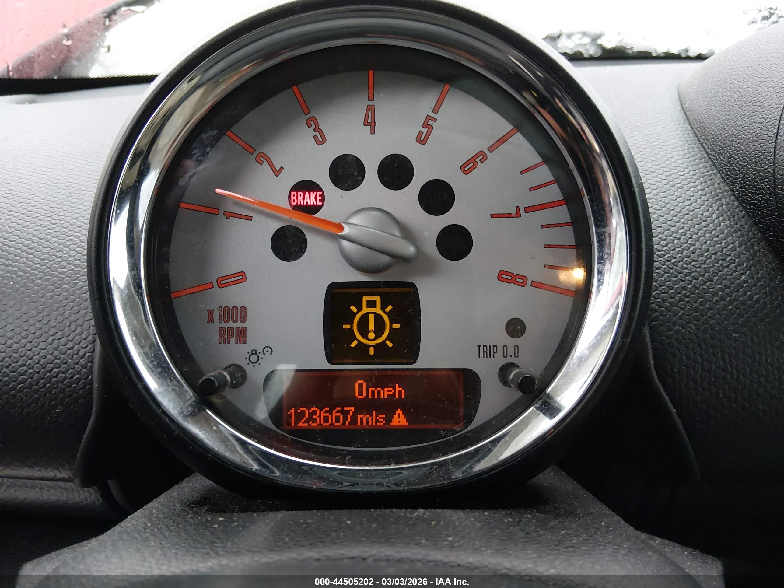 MINI COUNTRYMAN image 7