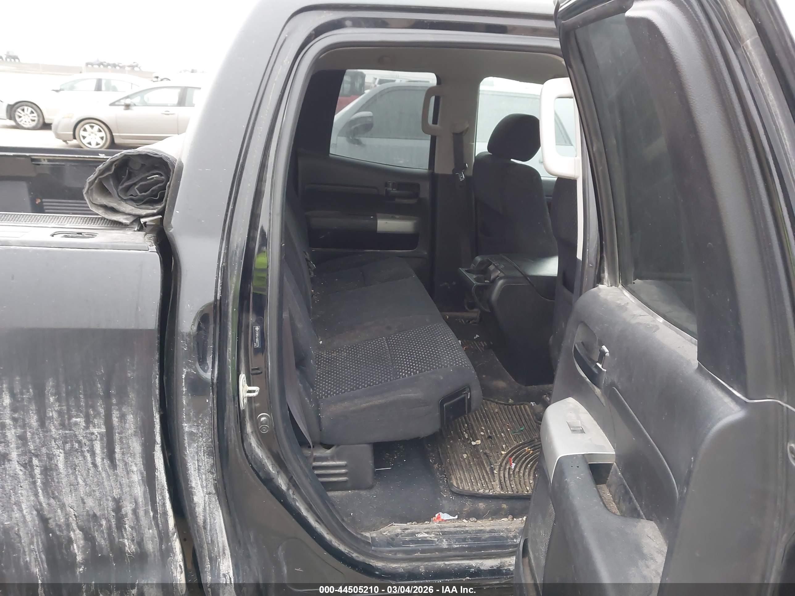TOYOTA TUNDRA image 8