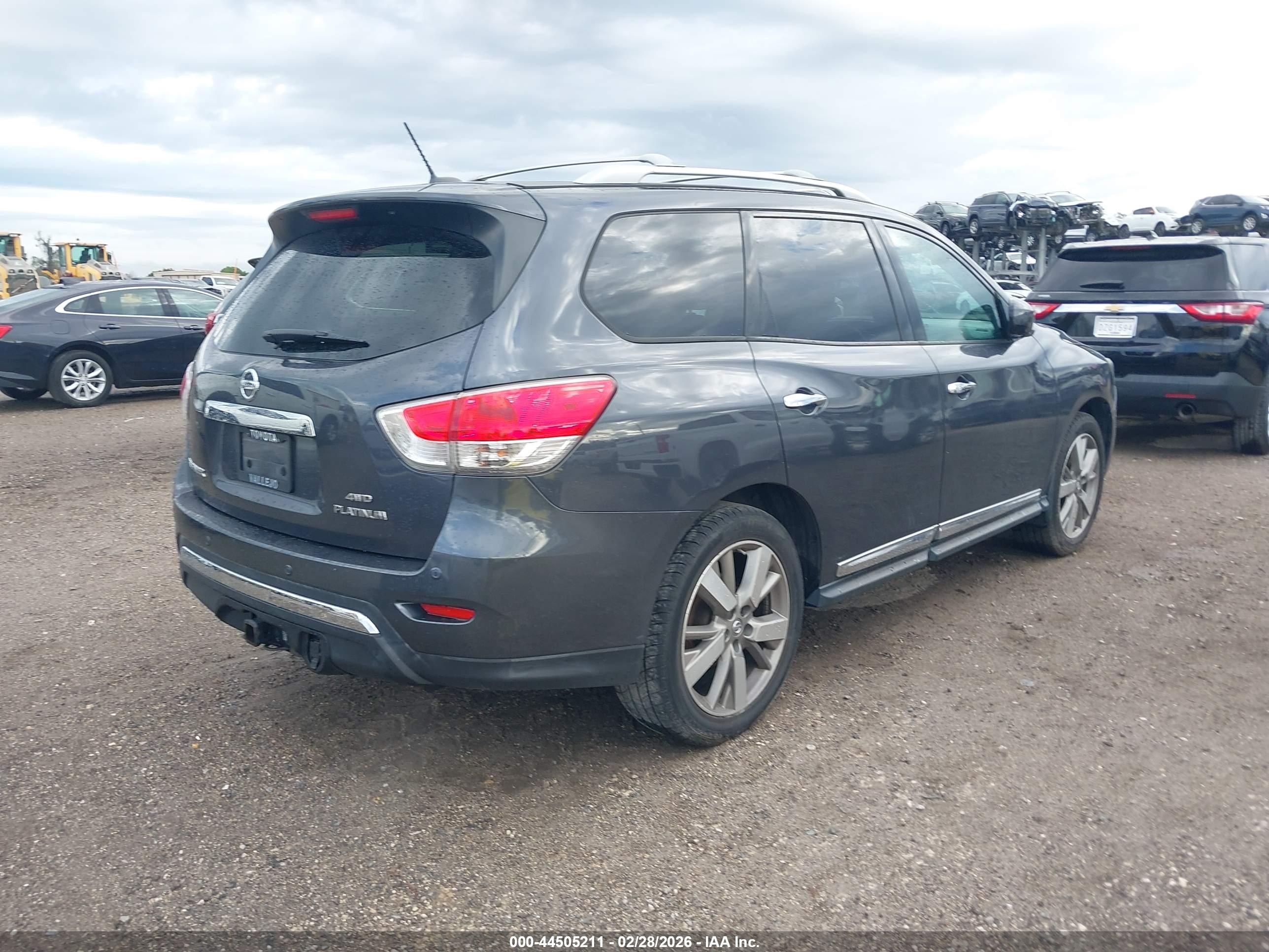 NISSAN PATHFINDER image 4
