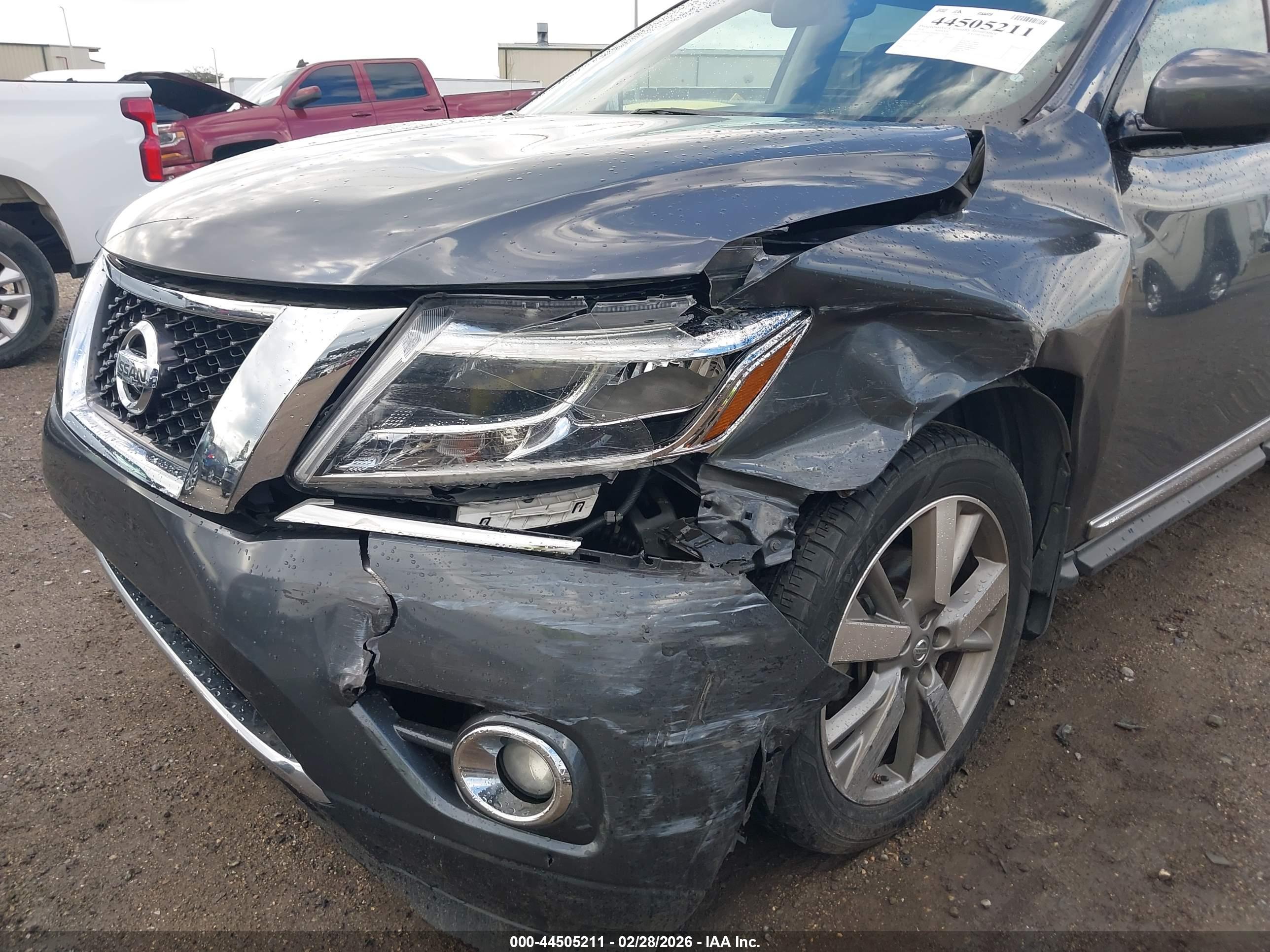 NISSAN PATHFINDER image 6