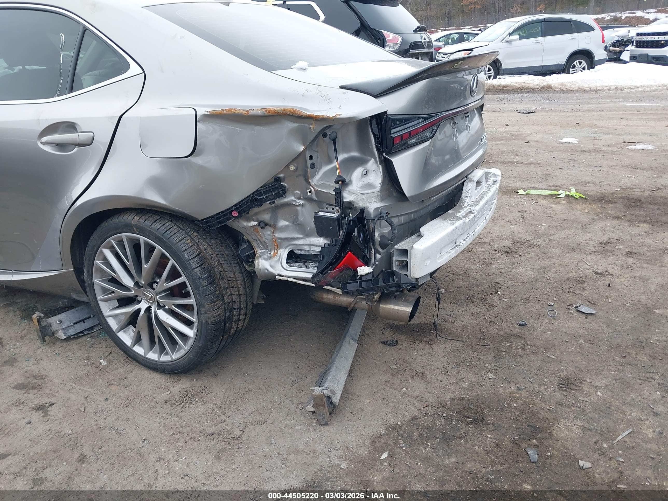 LEXUS IS image 6