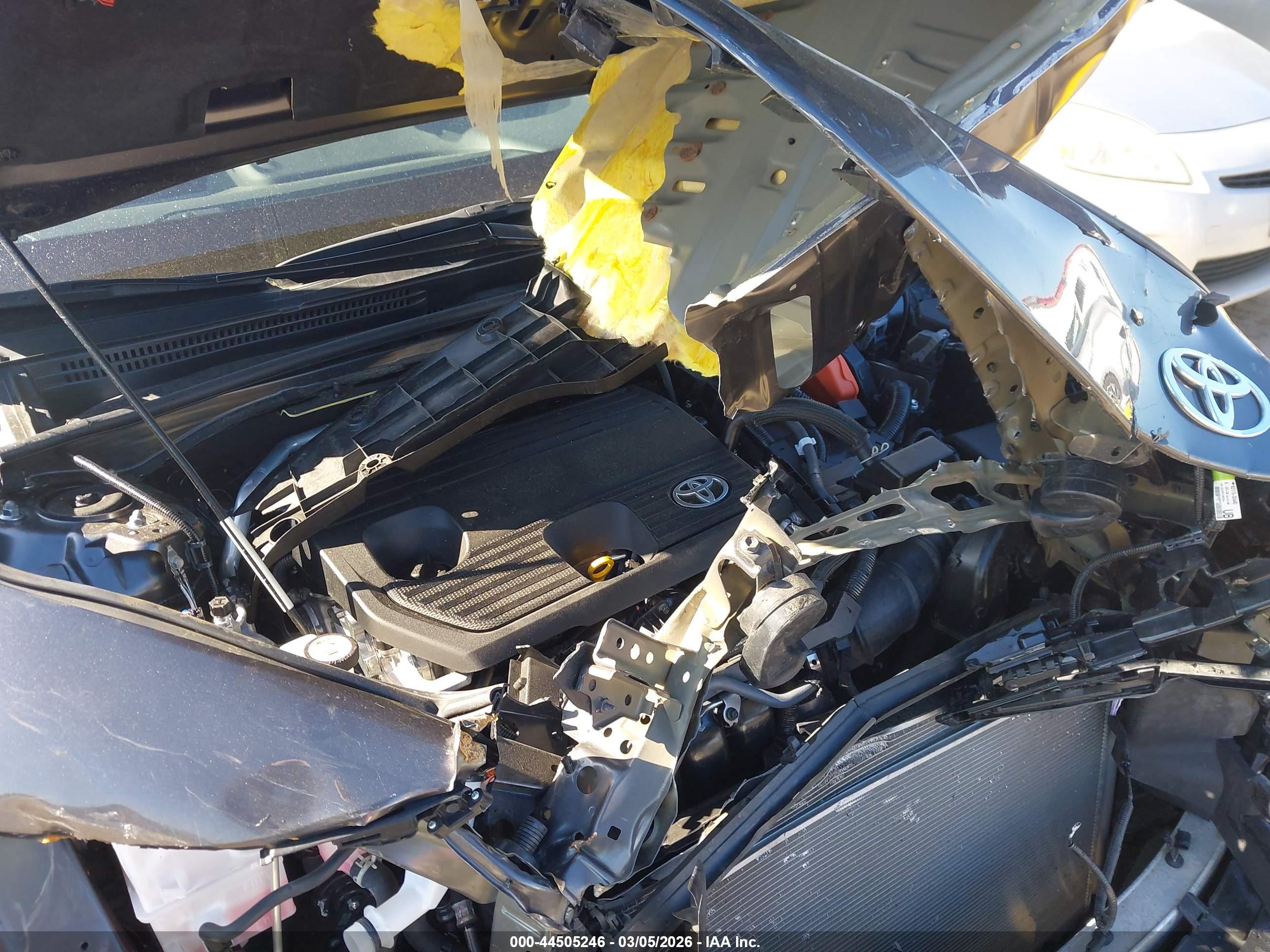 TOYOTA CROWN image 10