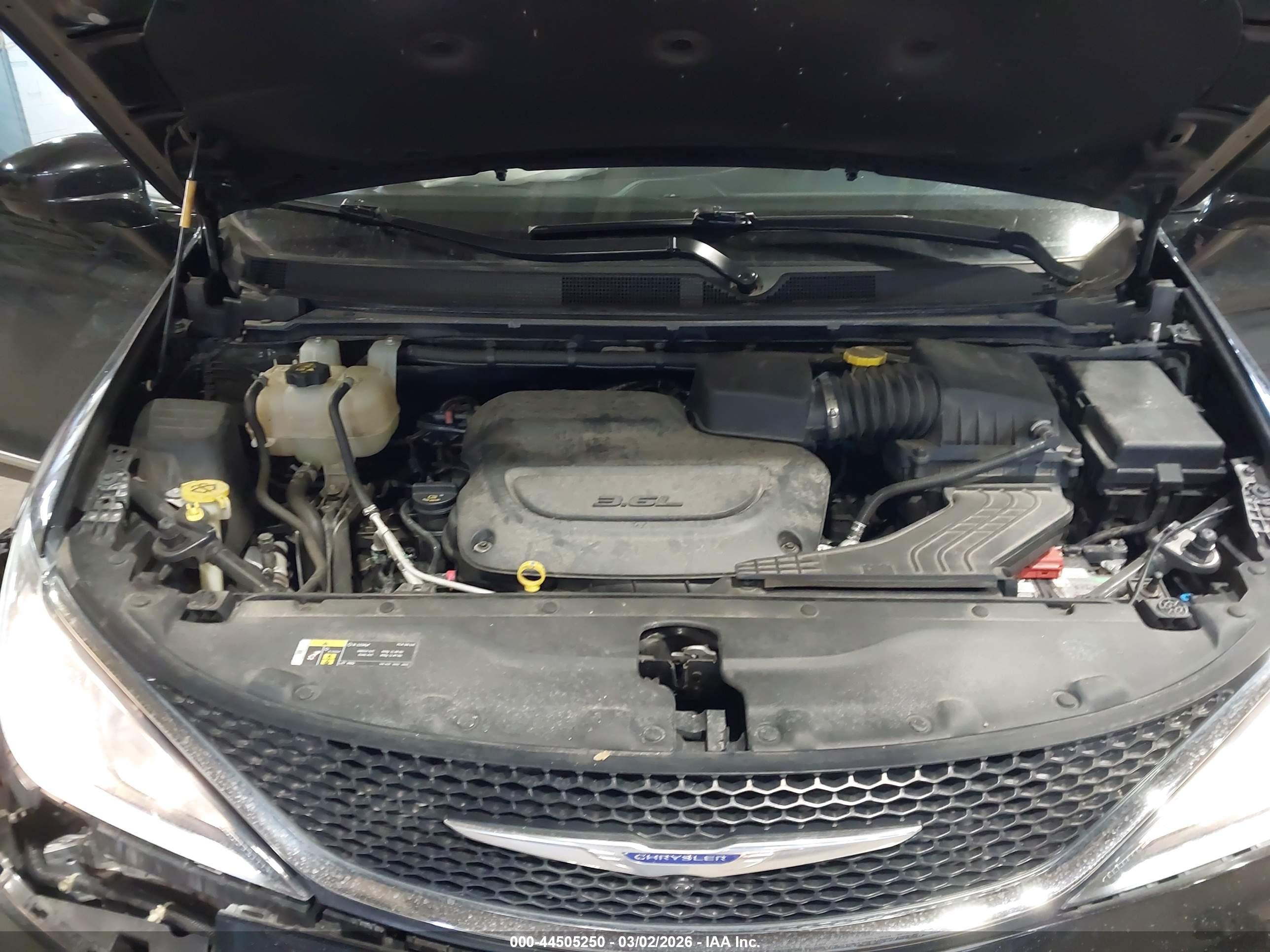 CHRYSLER PACIFICA image 10