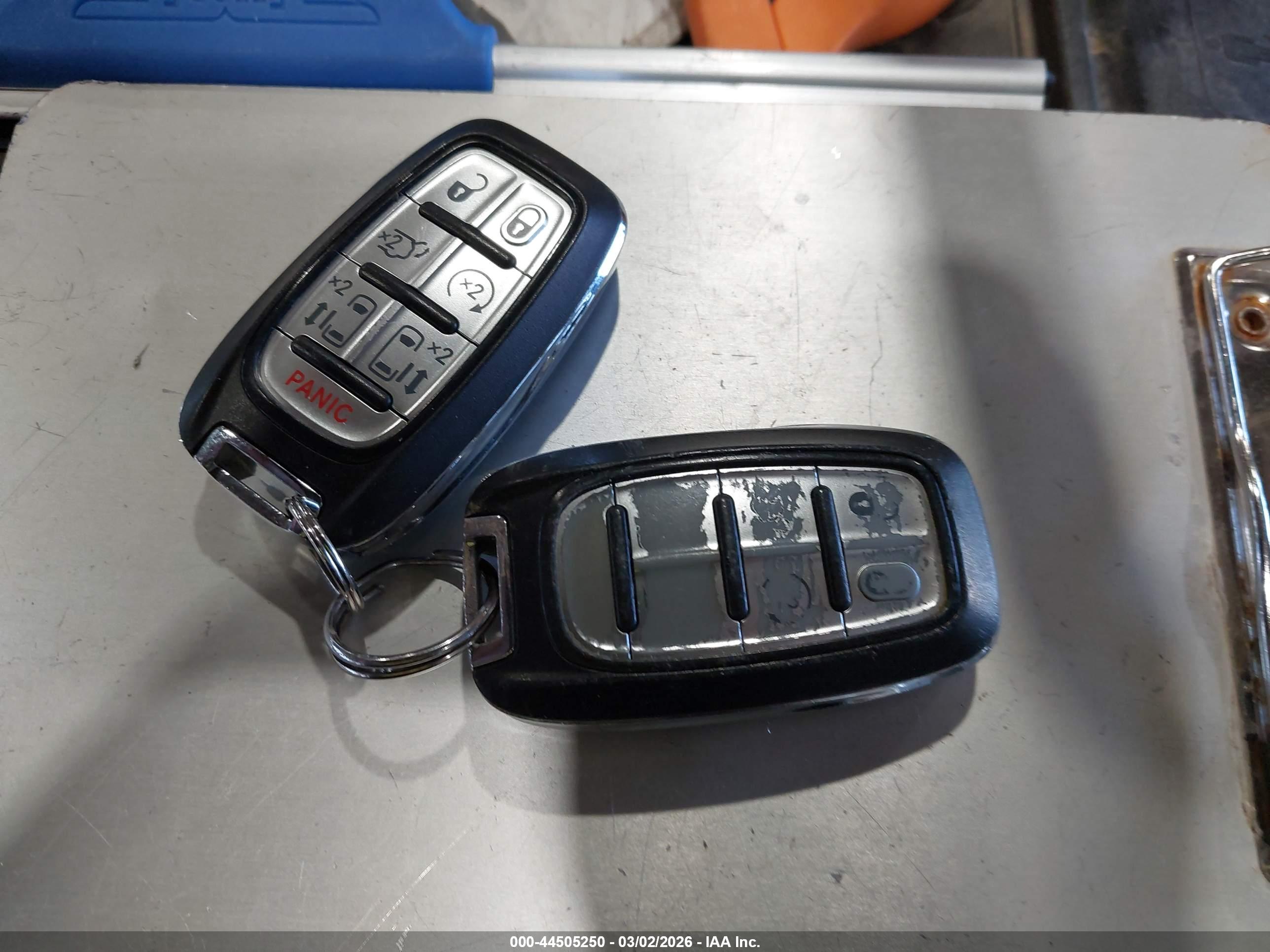 CHRYSLER PACIFICA image 11