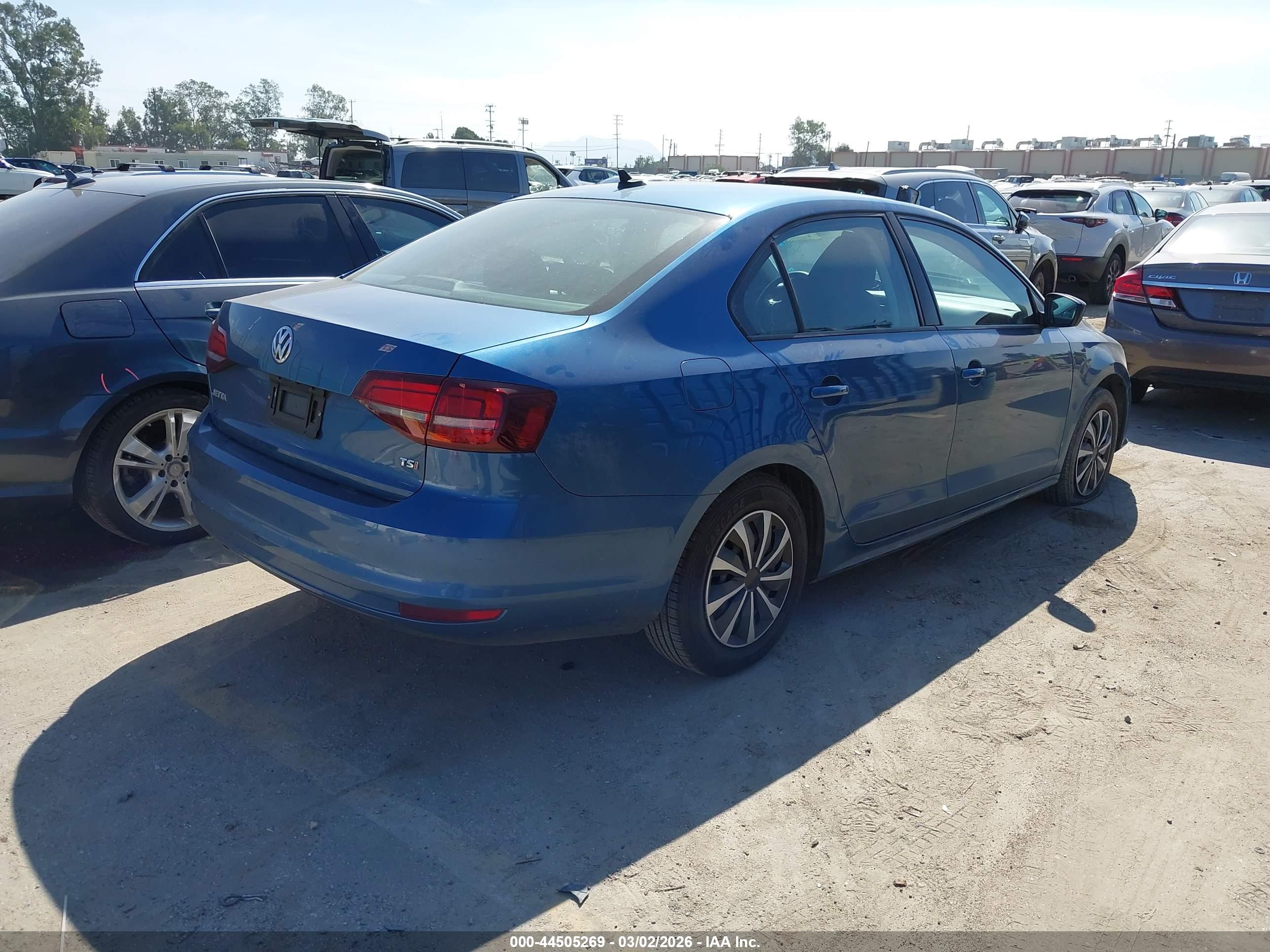VOLKSWAGEN JETTA image 4