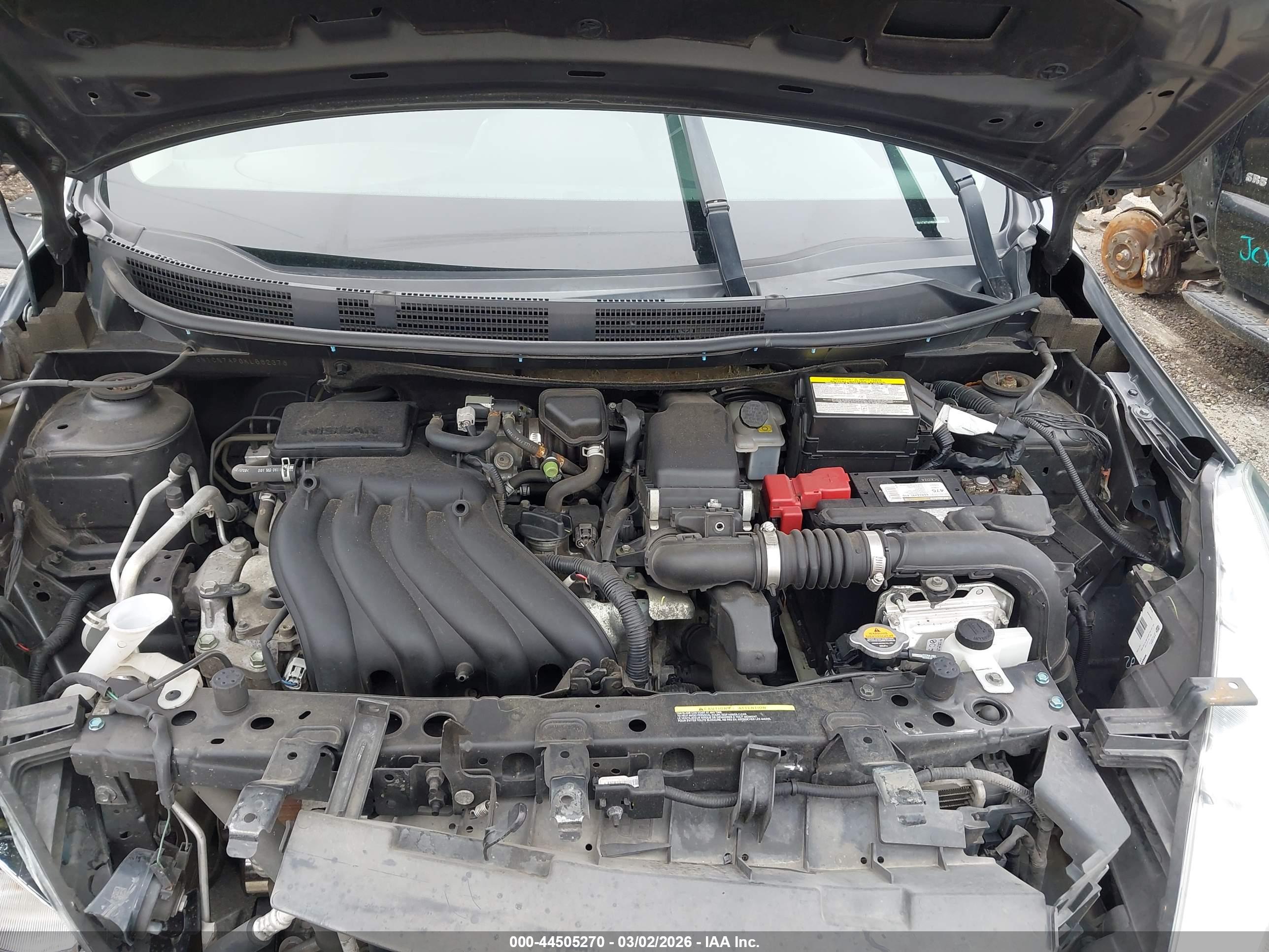 NISSAN VERSA image 10