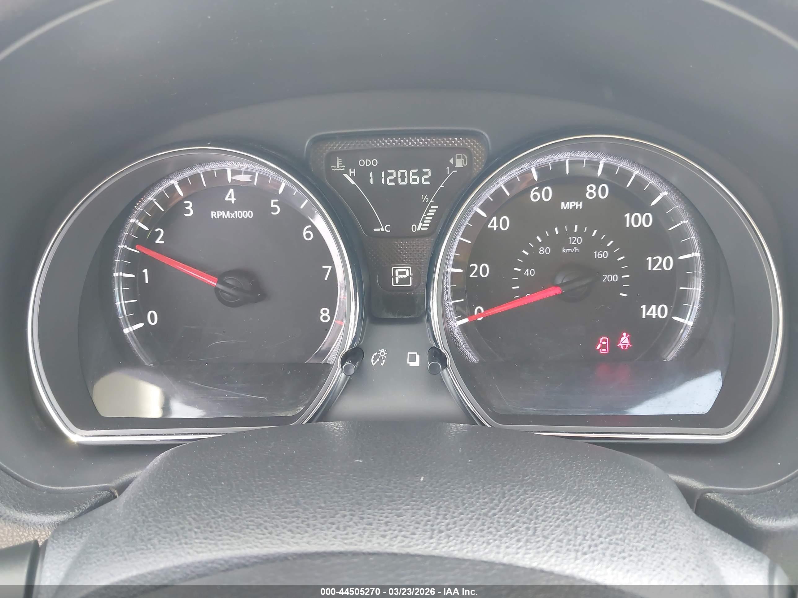 NISSAN VERSA image 7