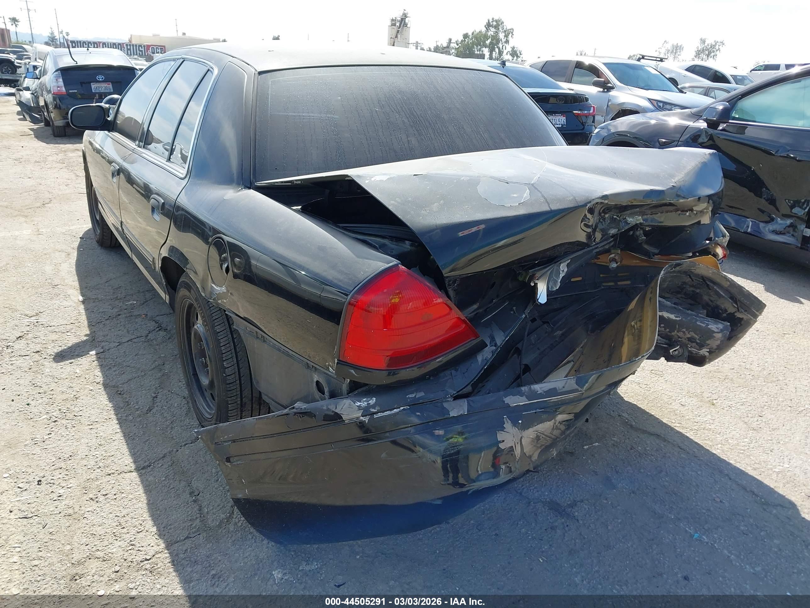 FORD CROWN image 3