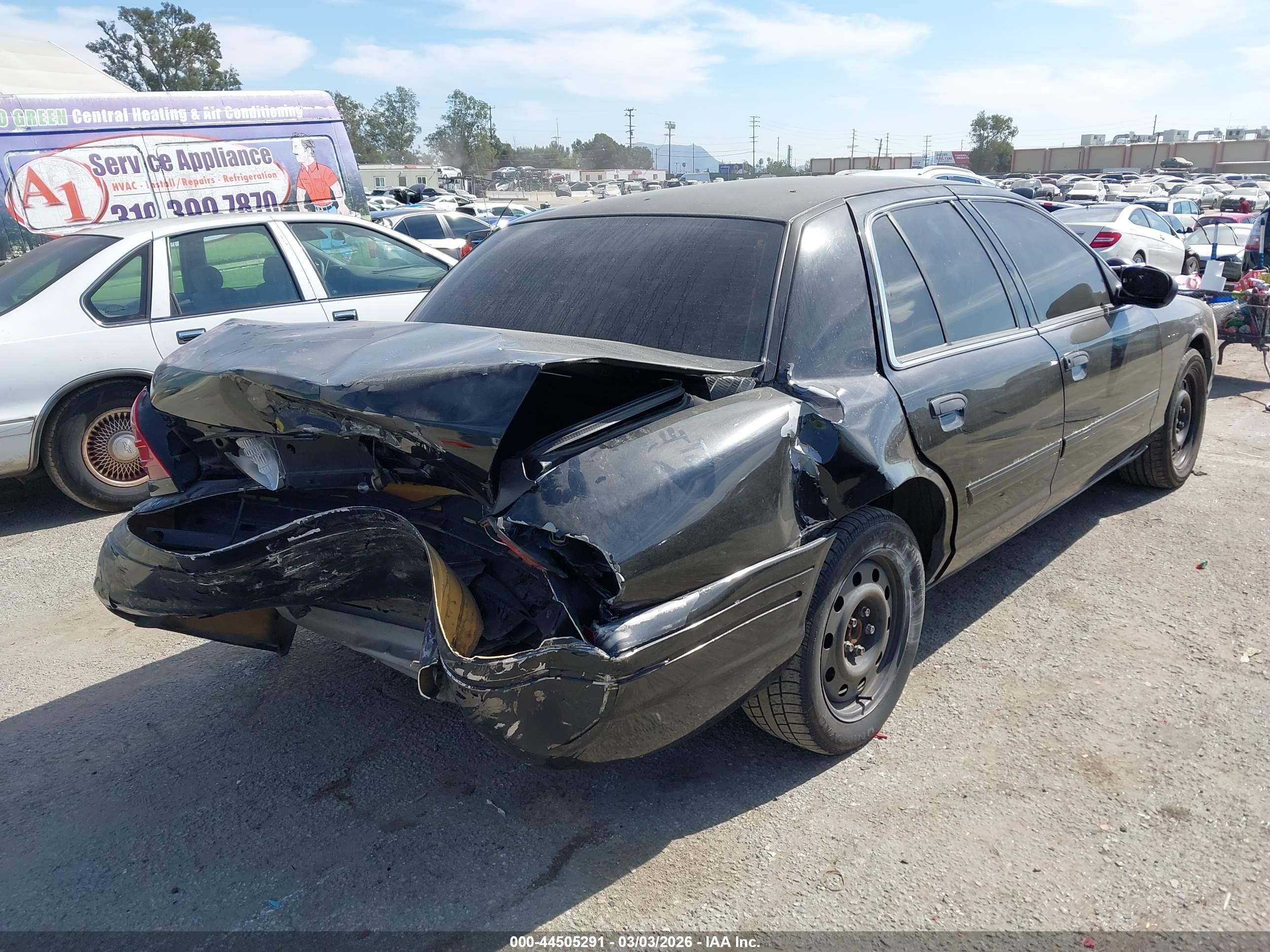 FORD CROWN image 4