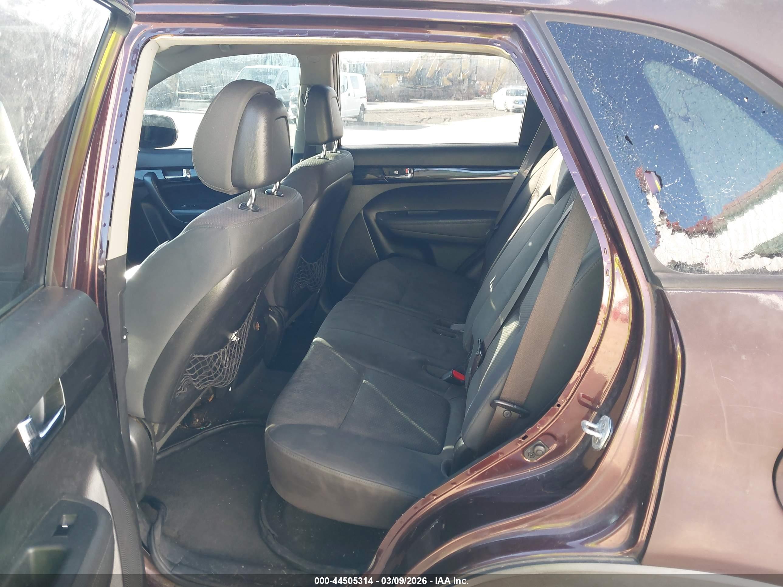 KIA SORENTO image 8