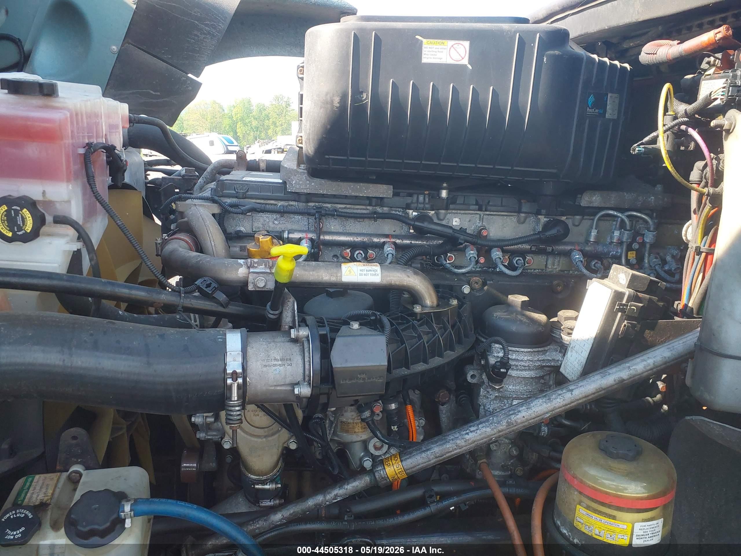 FREIGHTLINER SD122 image 10