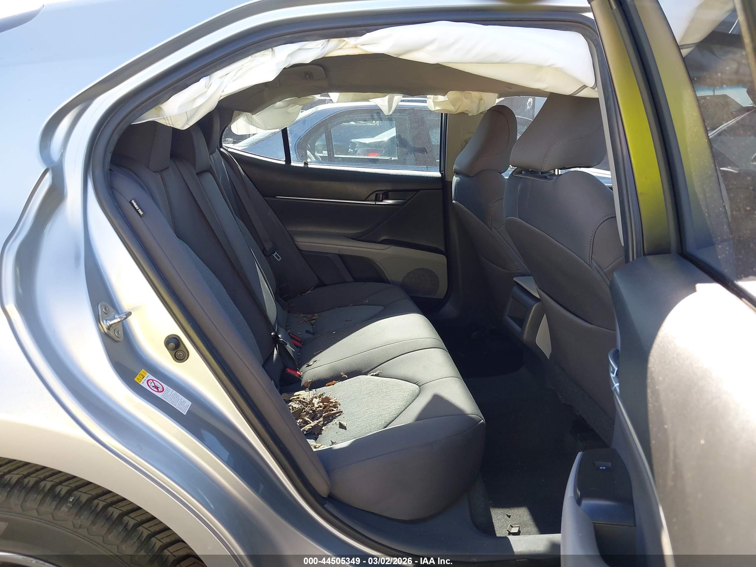 TOYOTA CAMRY image 8