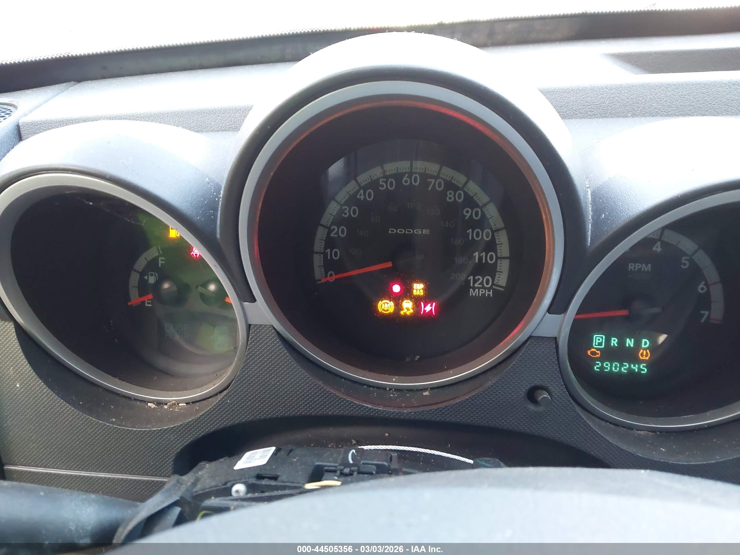 DODGE NITRO image 7