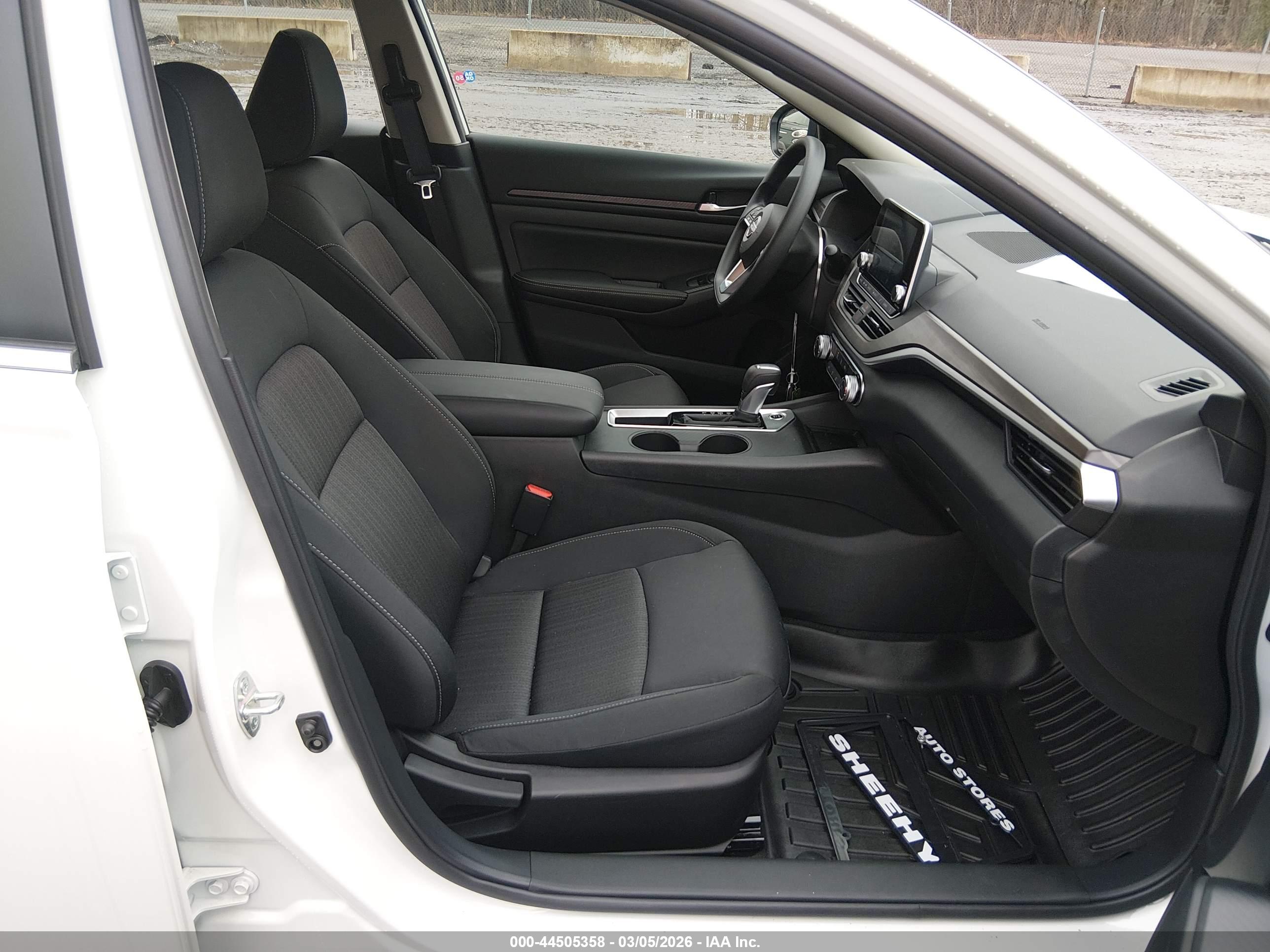 NISSAN ALTIMA image 5