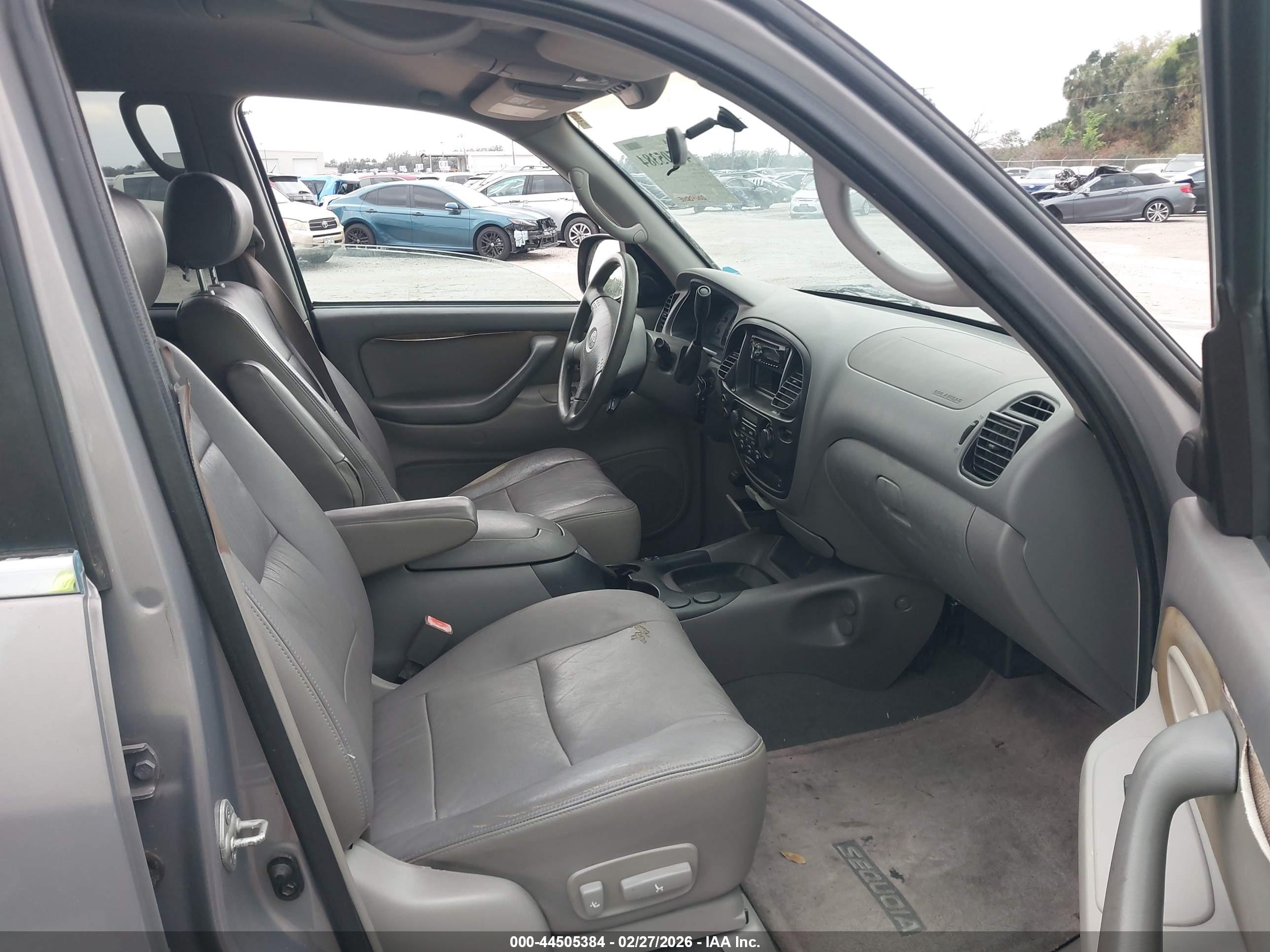 TOYOTA SEQUOIA image 5