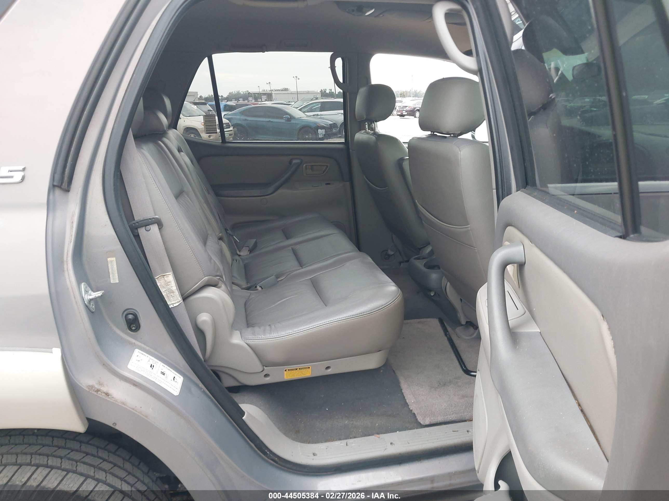 TOYOTA SEQUOIA image 8