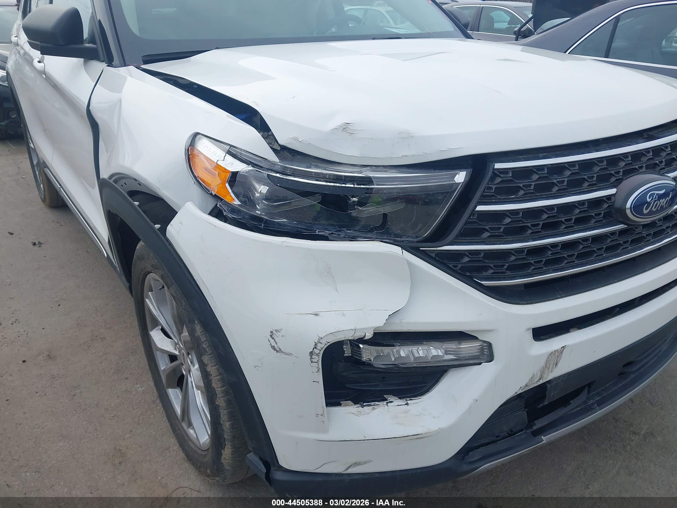 FORD EXPLORER image 6
