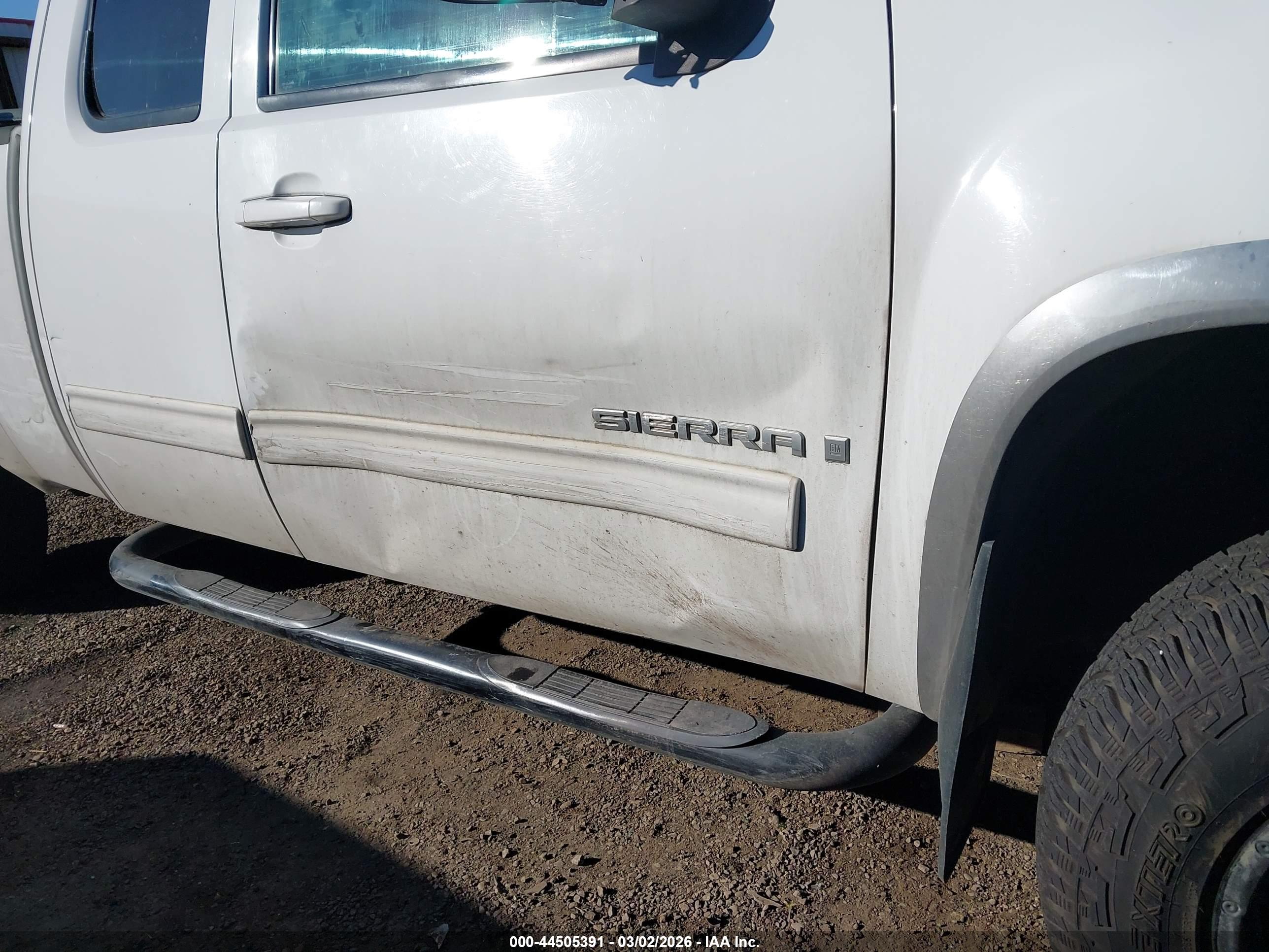 GMC SIERRA image 6