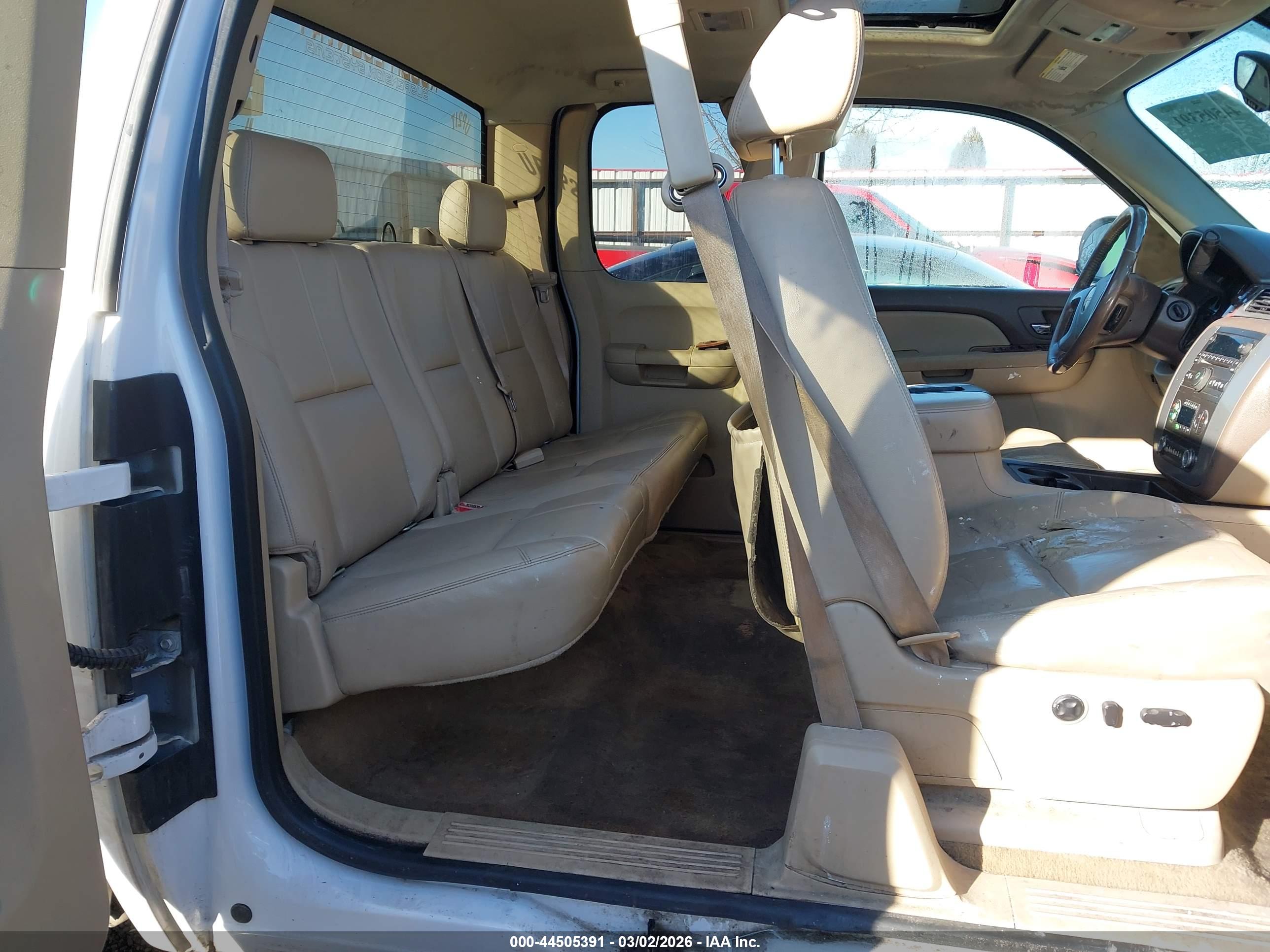 GMC SIERRA image 8