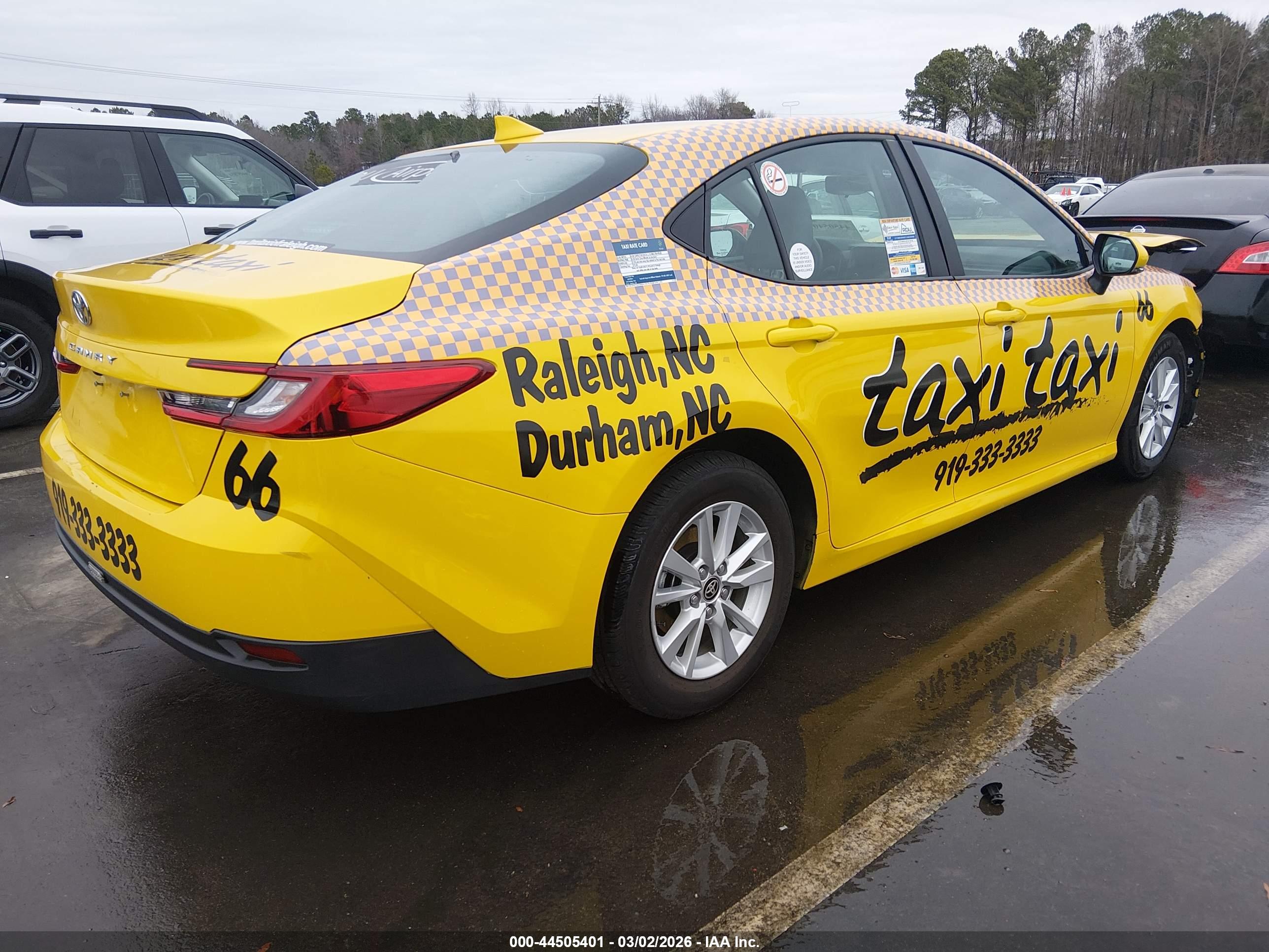 TOYOTA CAMRY image 4