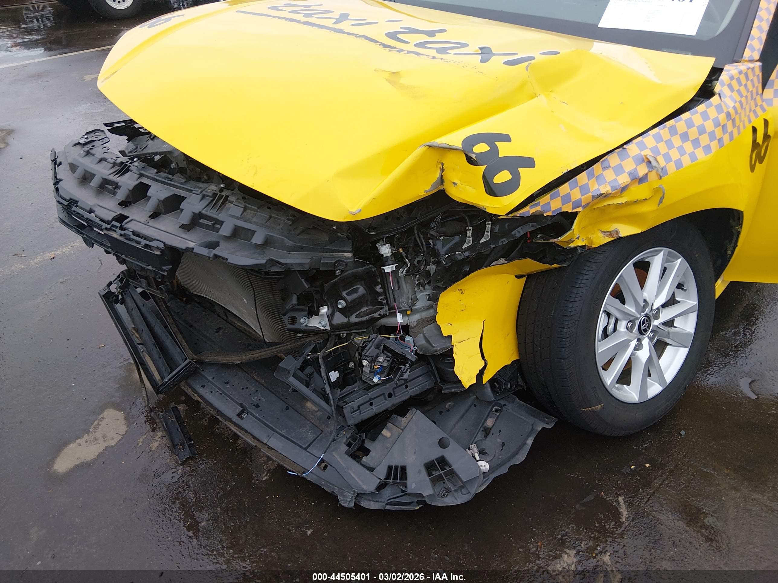 TOYOTA CAMRY image 6