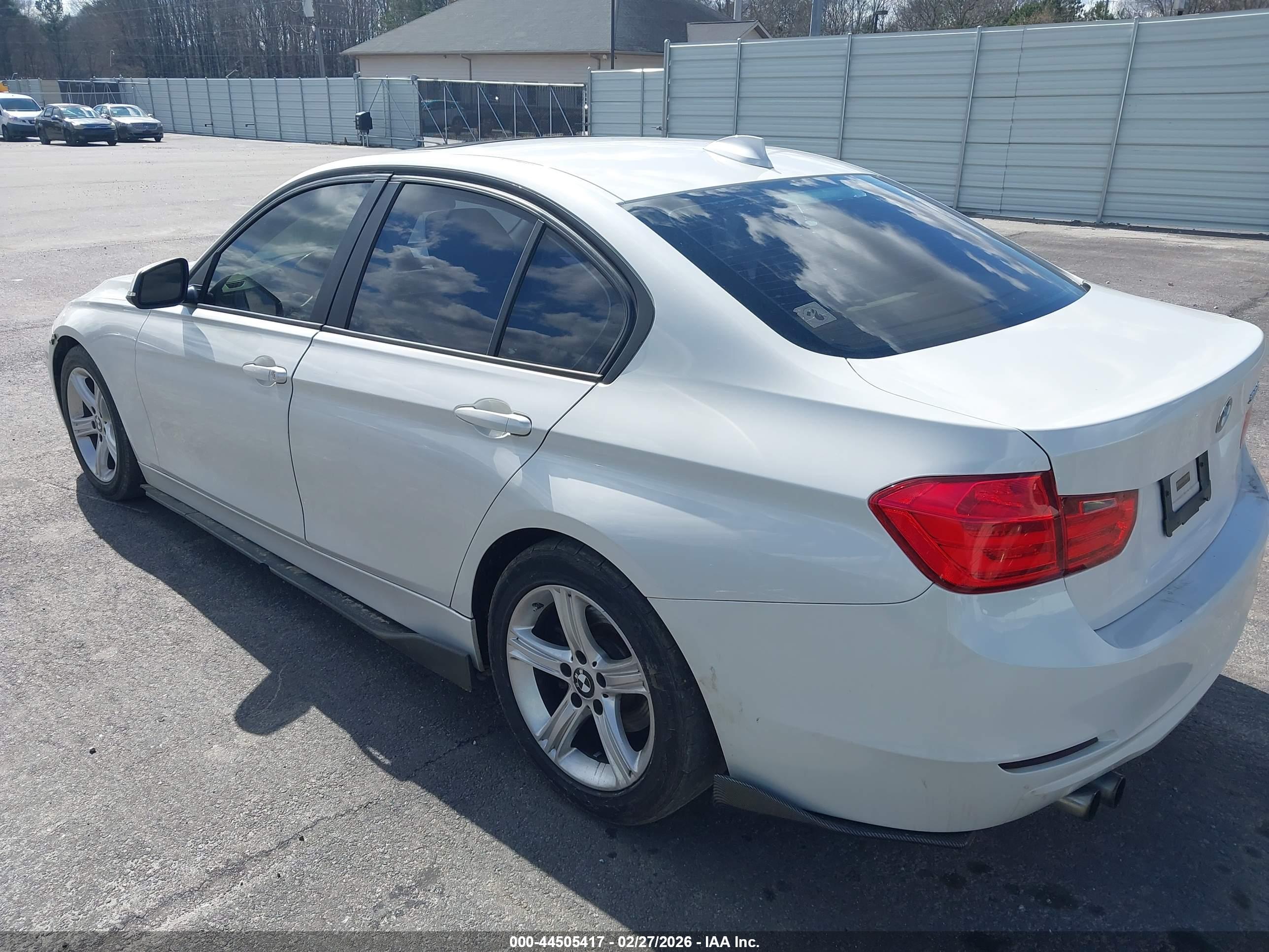 BMW 328I image 3