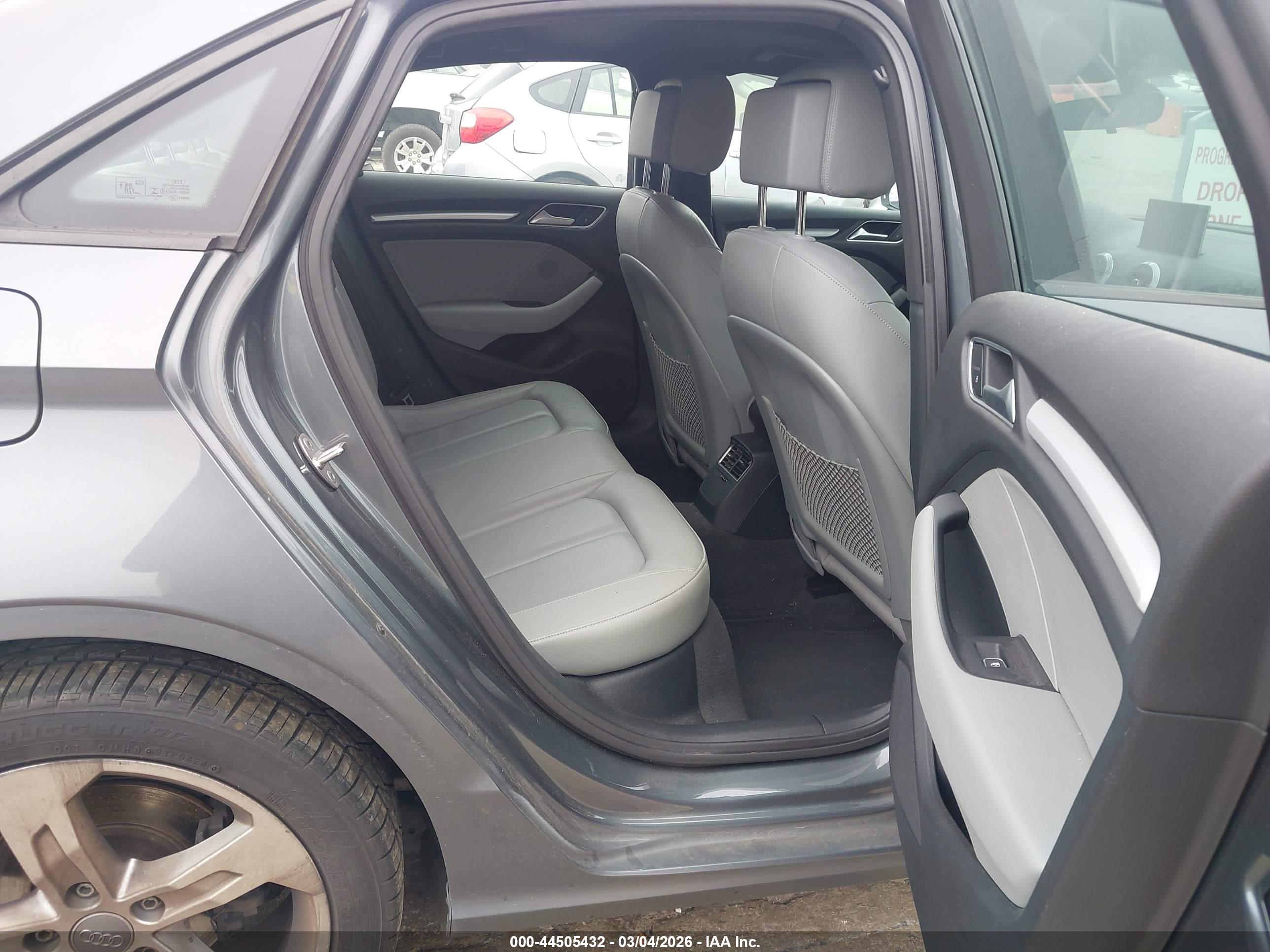 AUDI A3 image 8