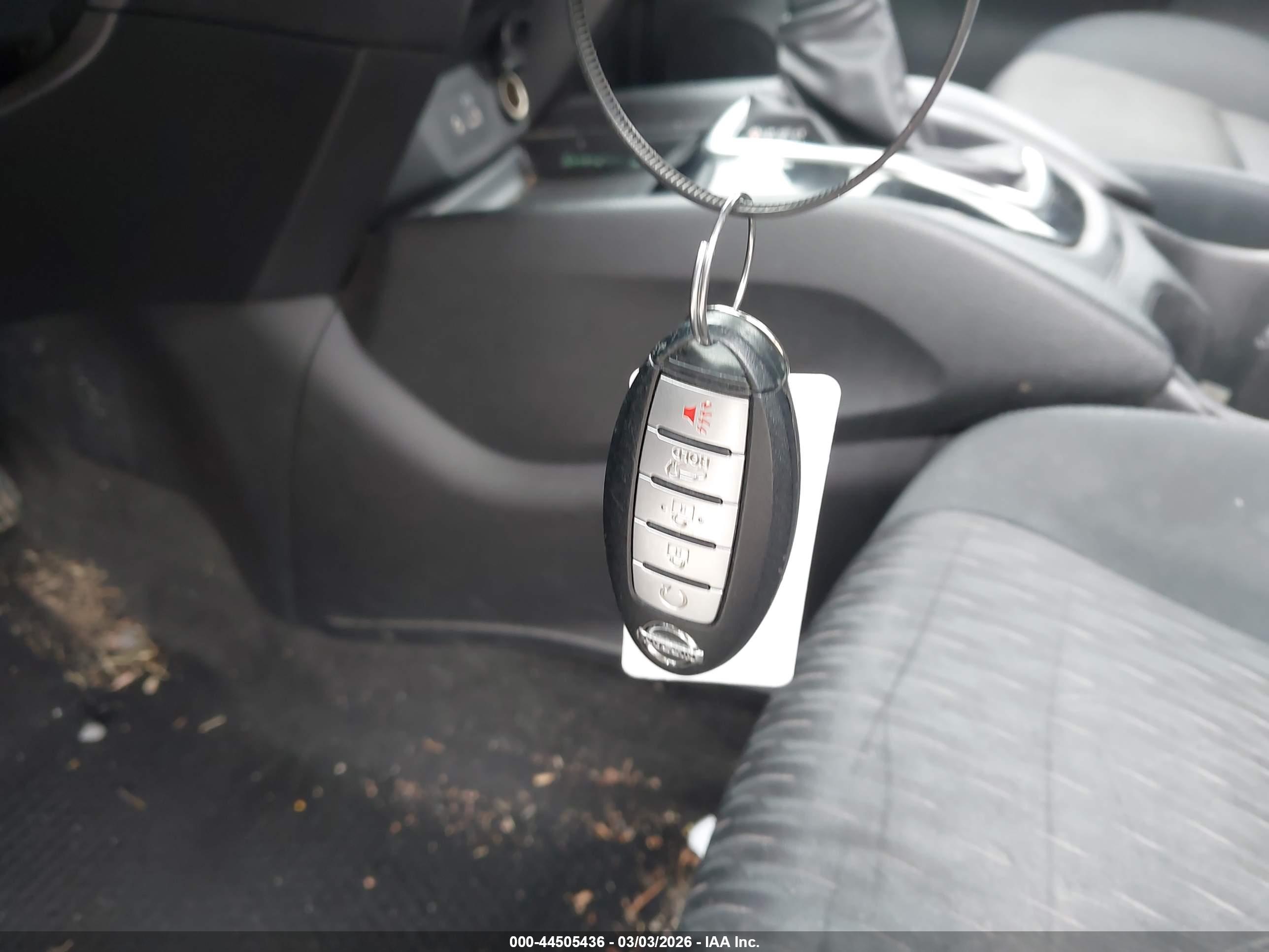 NISSAN ROGUE image 11