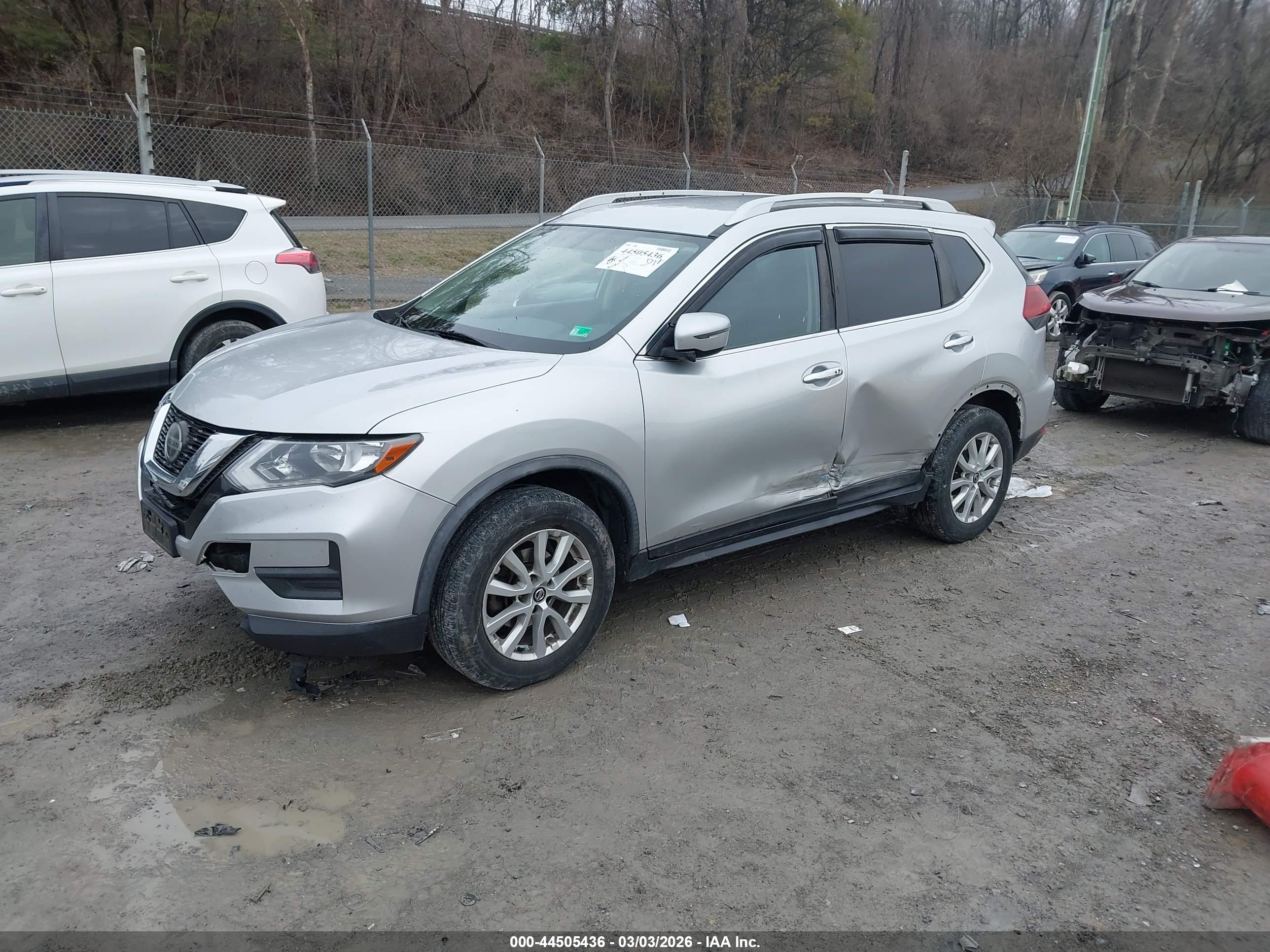 NISSAN ROGUE image 2