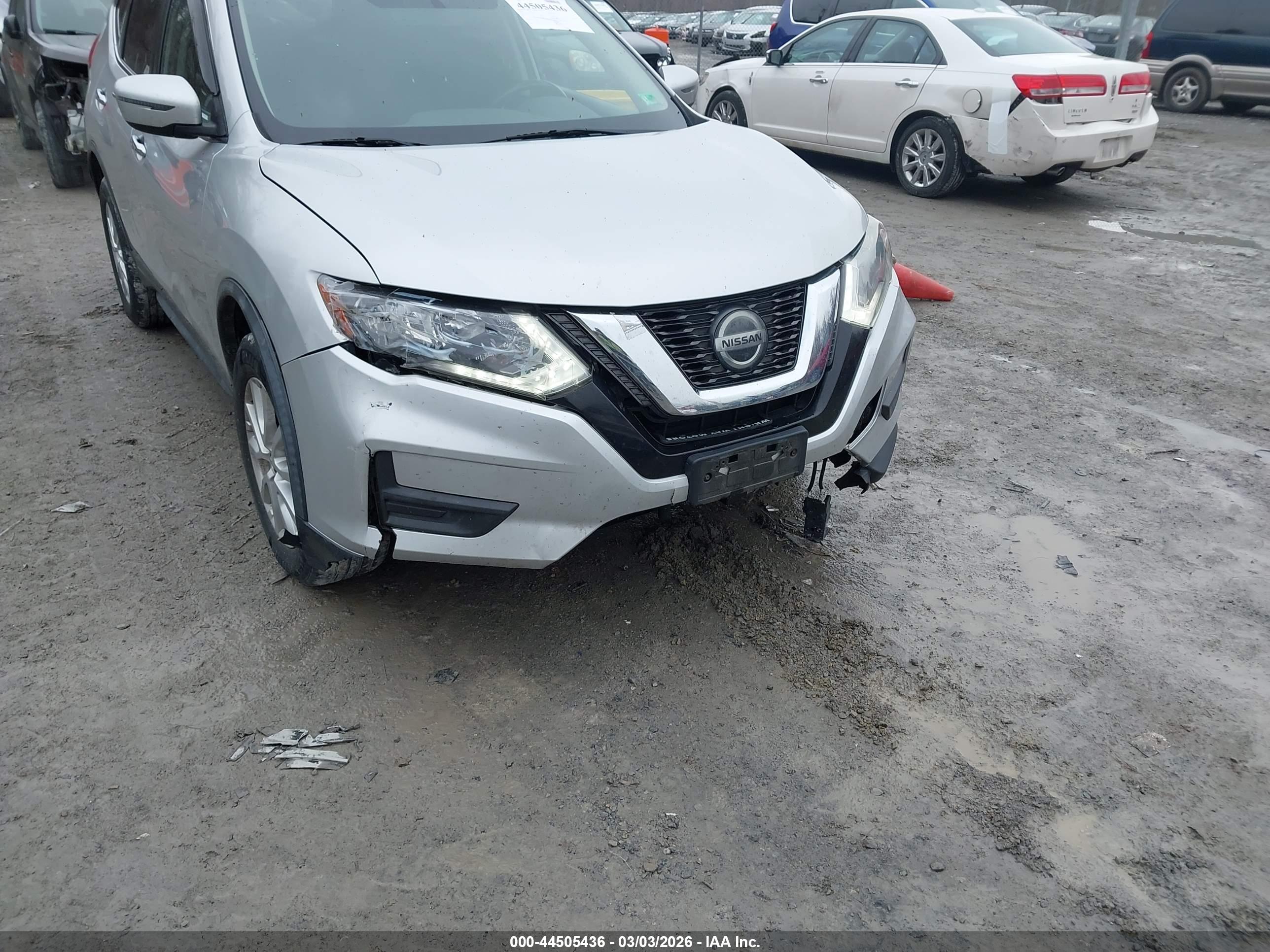 NISSAN ROGUE image 6