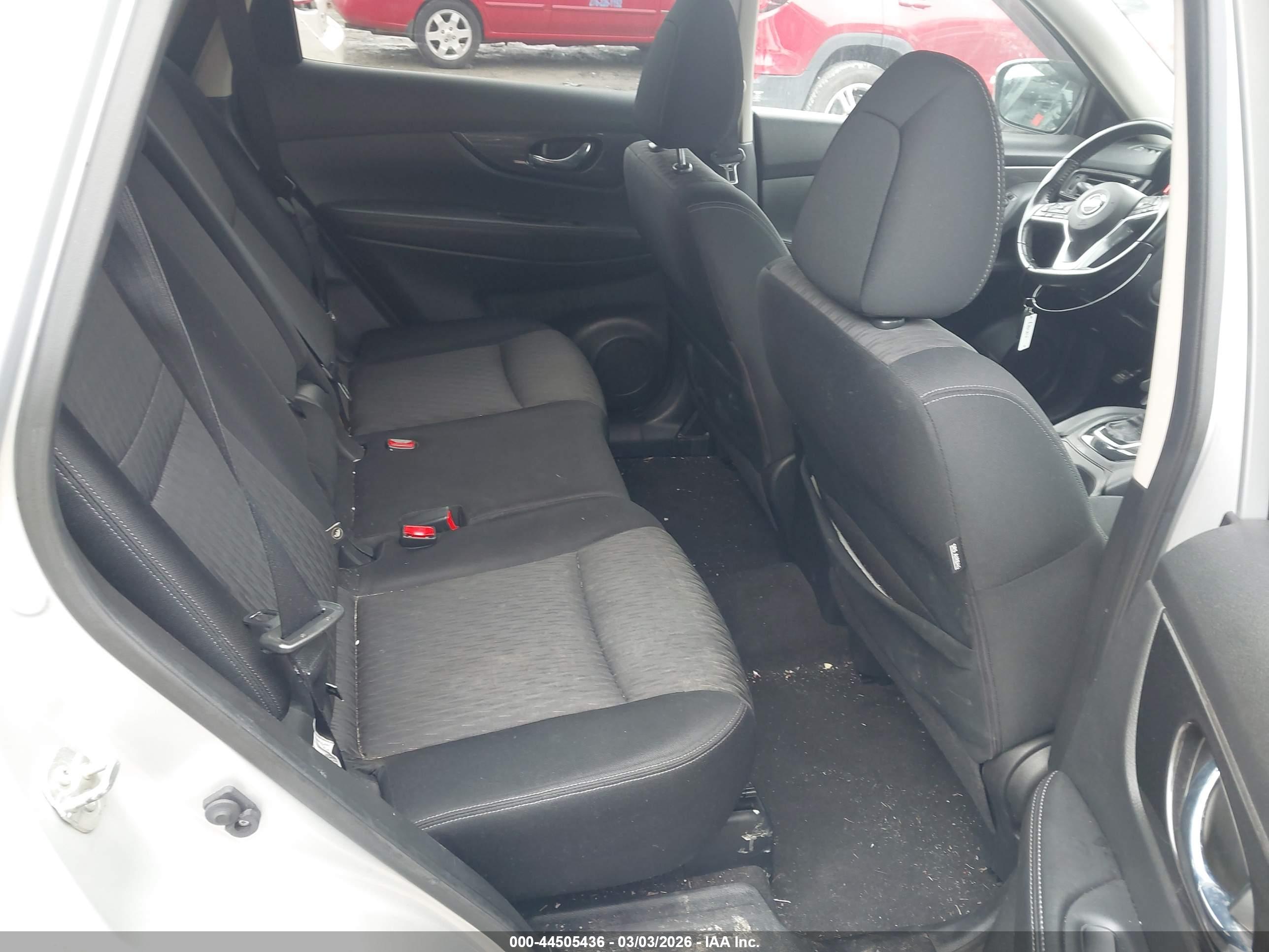 NISSAN ROGUE image 8