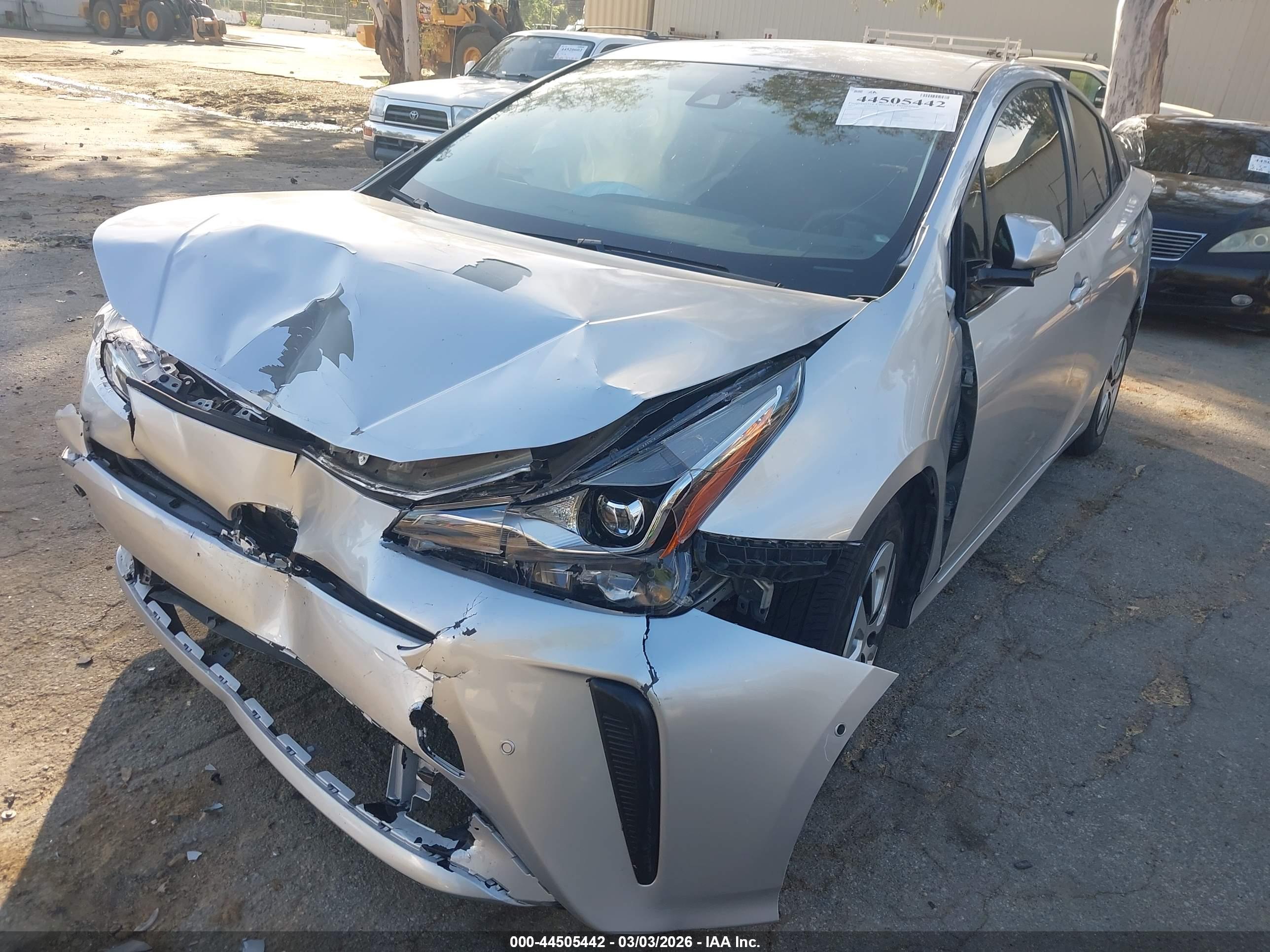 TOYOTA PRIUS image 2