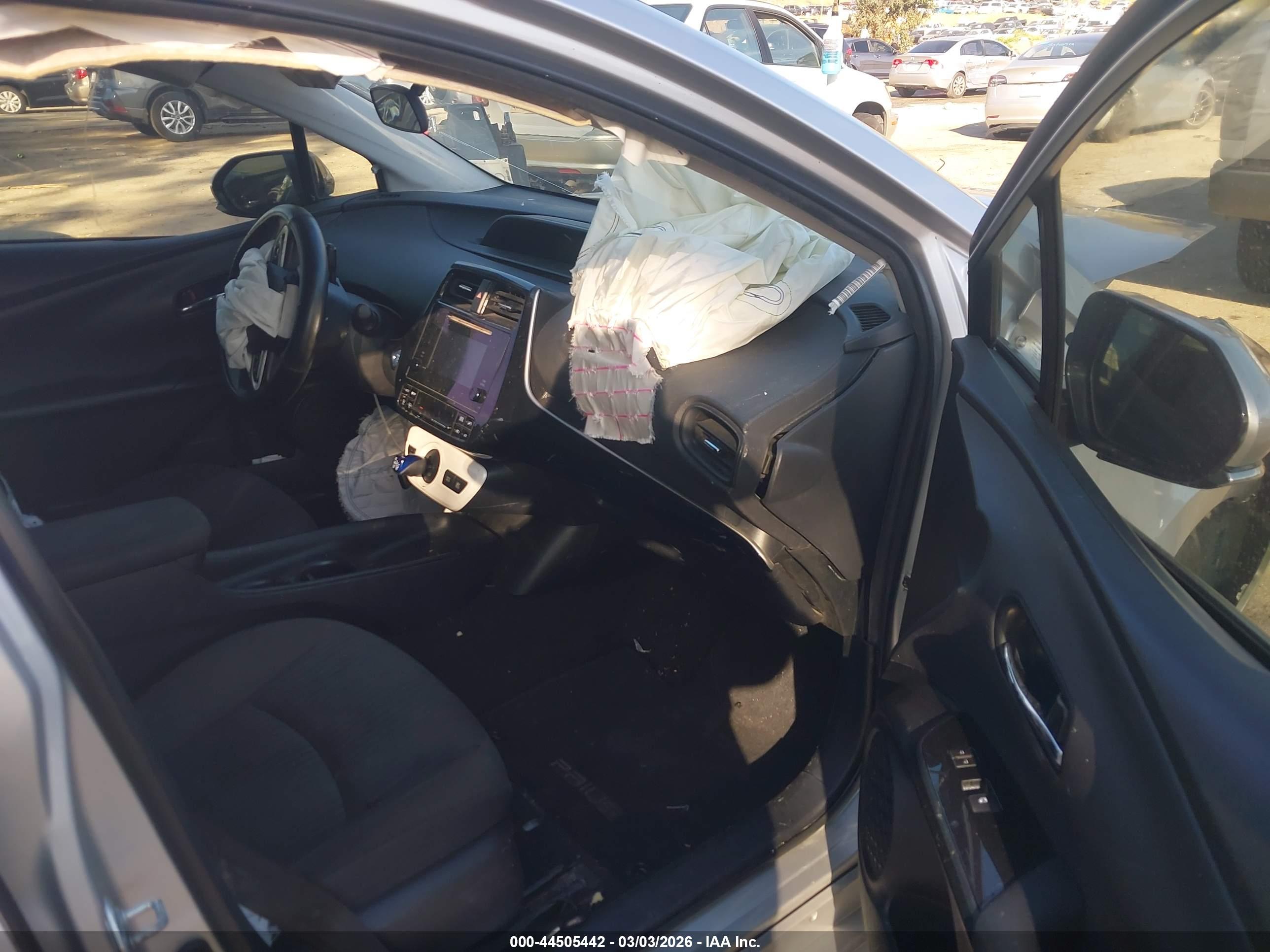TOYOTA PRIUS image 5