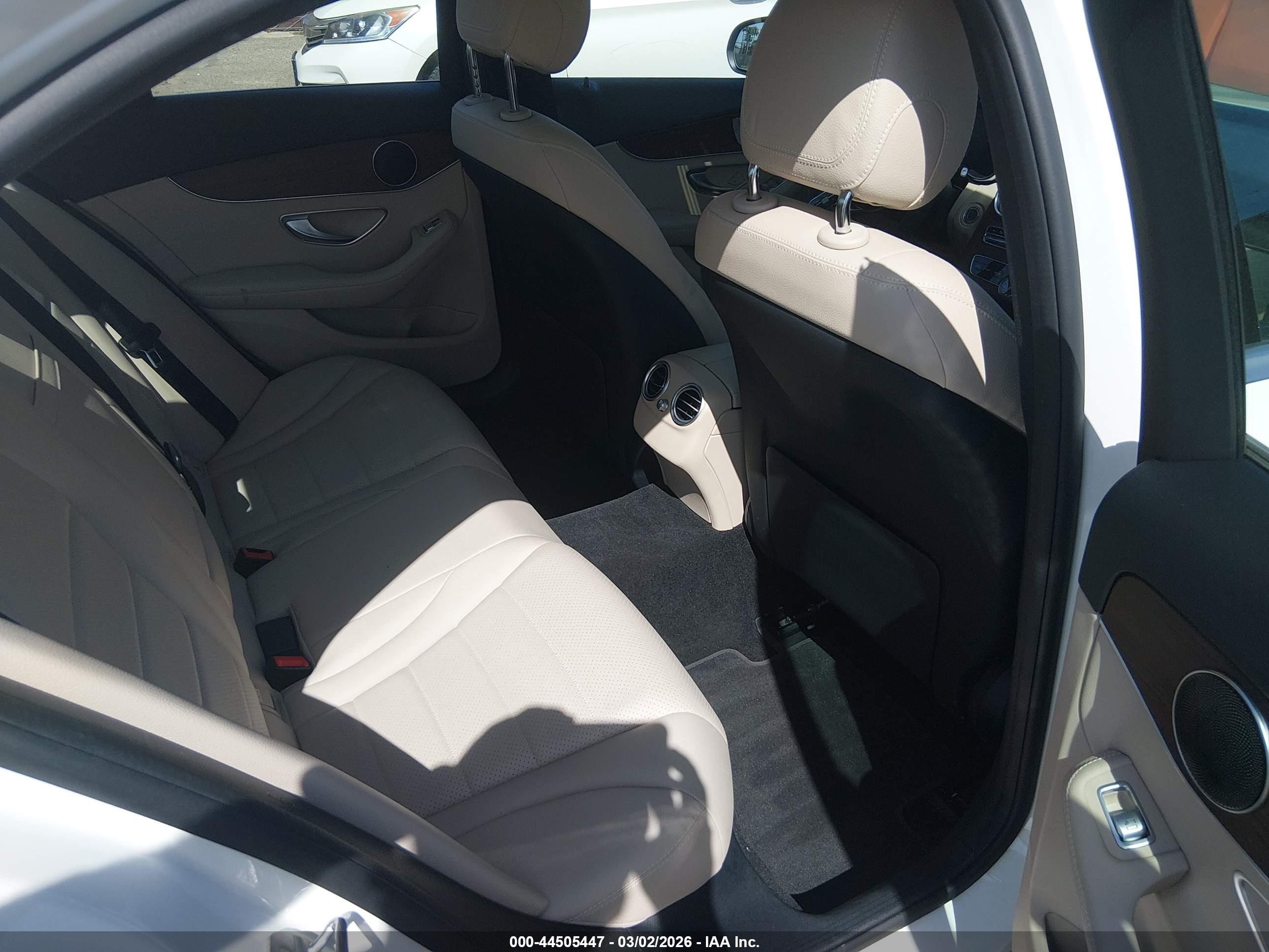 MERCEDES-BENZ C image 8