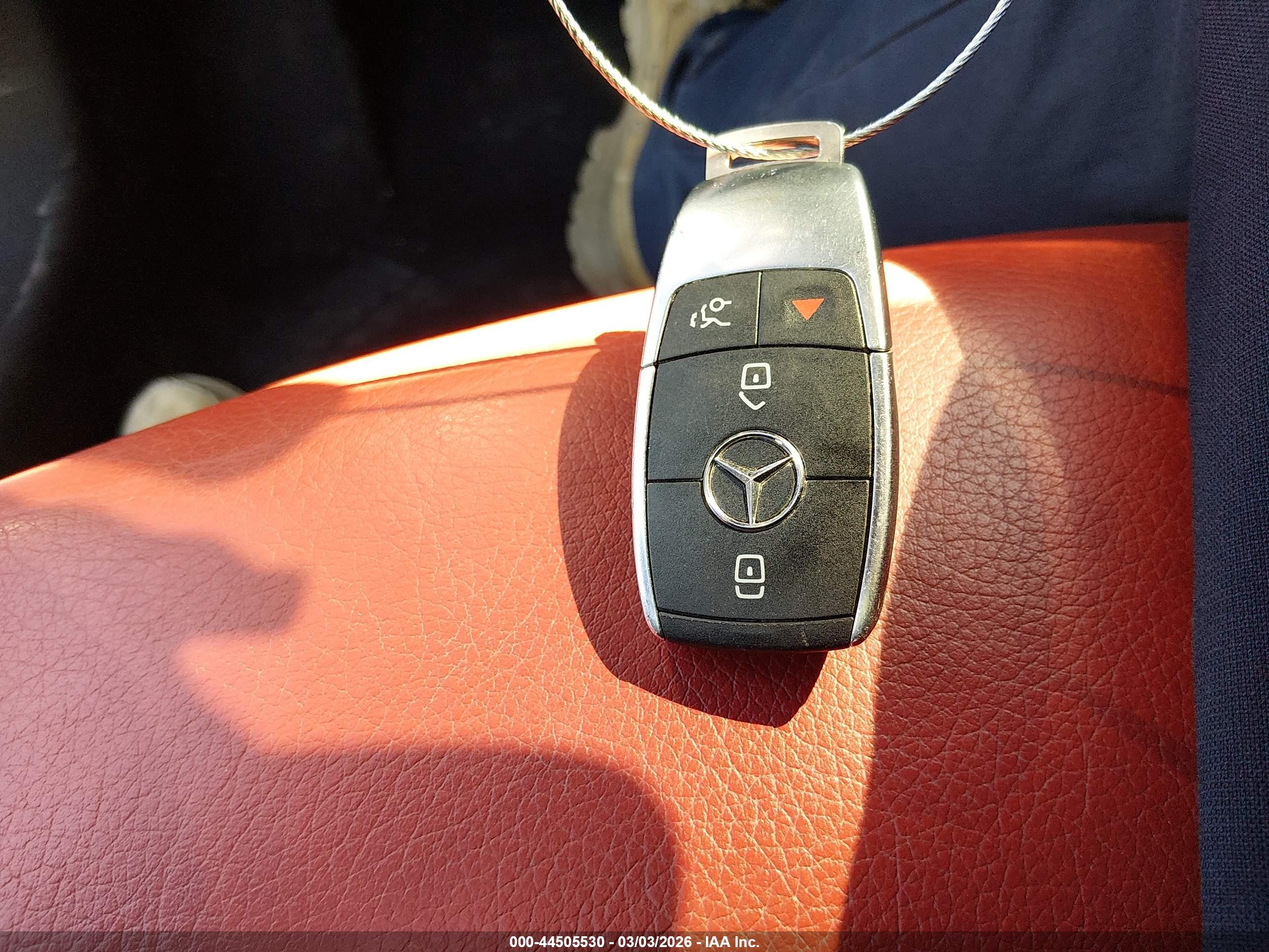 MERCEDES-BENZ CLA image 11