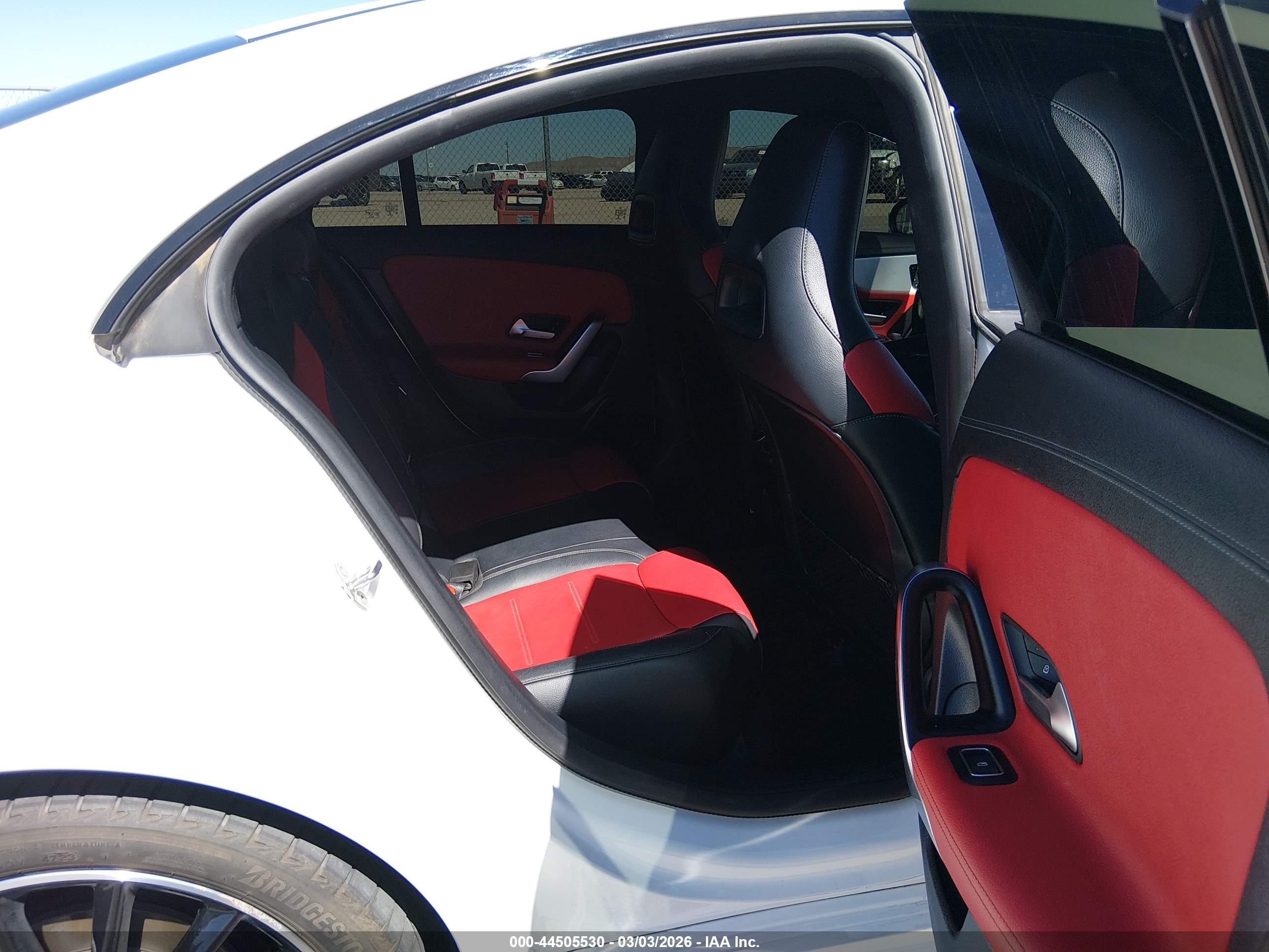 MERCEDES-BENZ CLA image 8