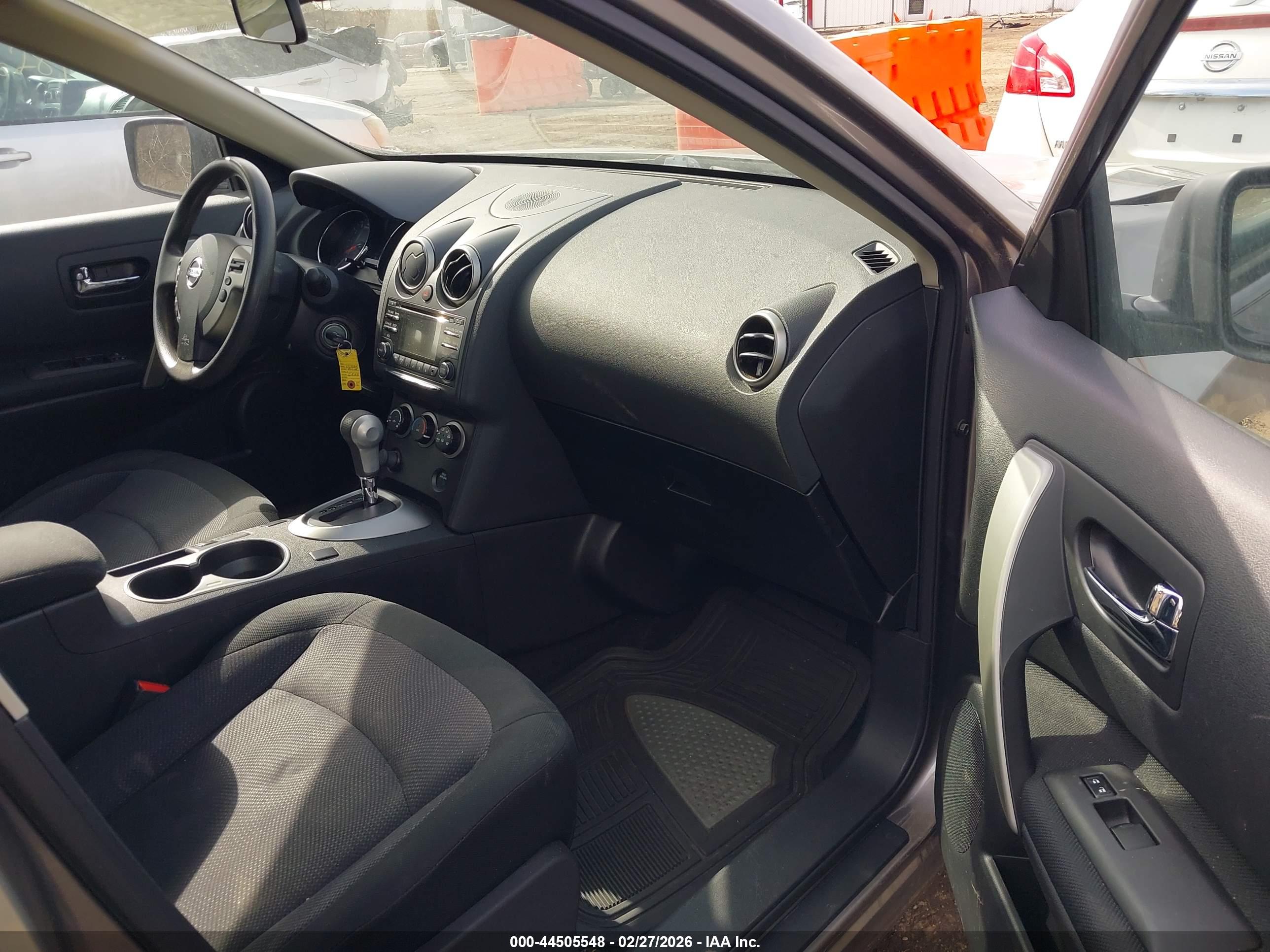 NISSAN ROGUE image 5