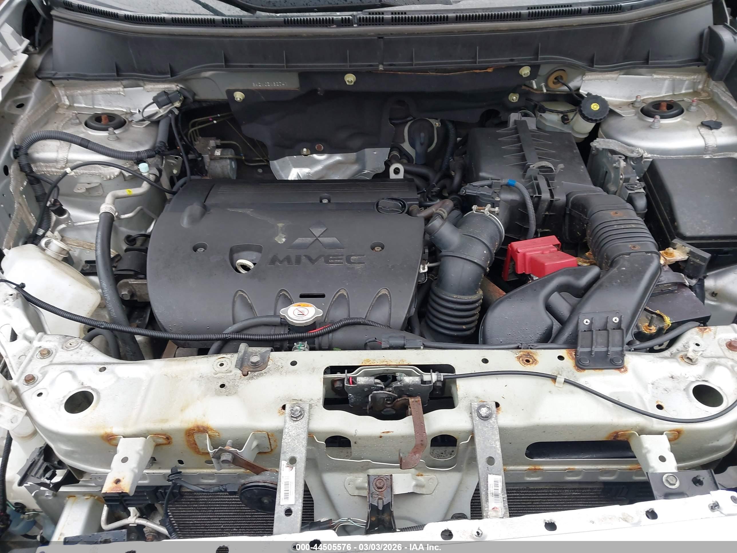 MITSUBISHI OUTLANDER image 10
