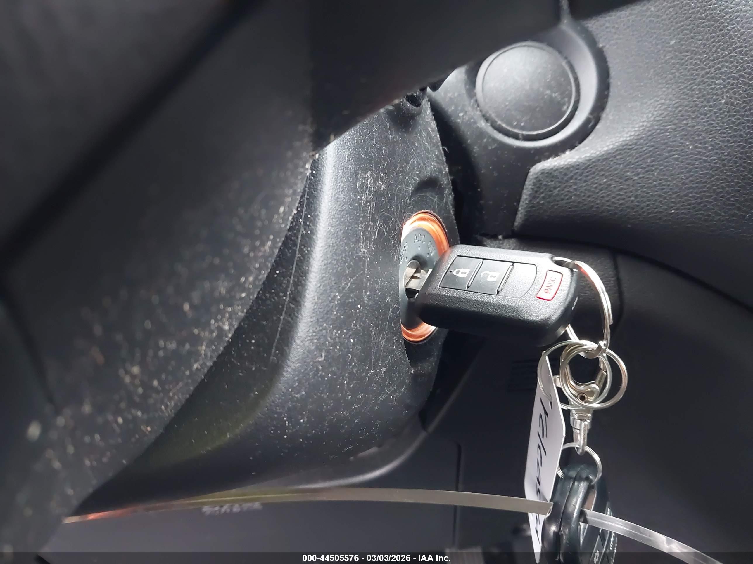 MITSUBISHI OUTLANDER image 11