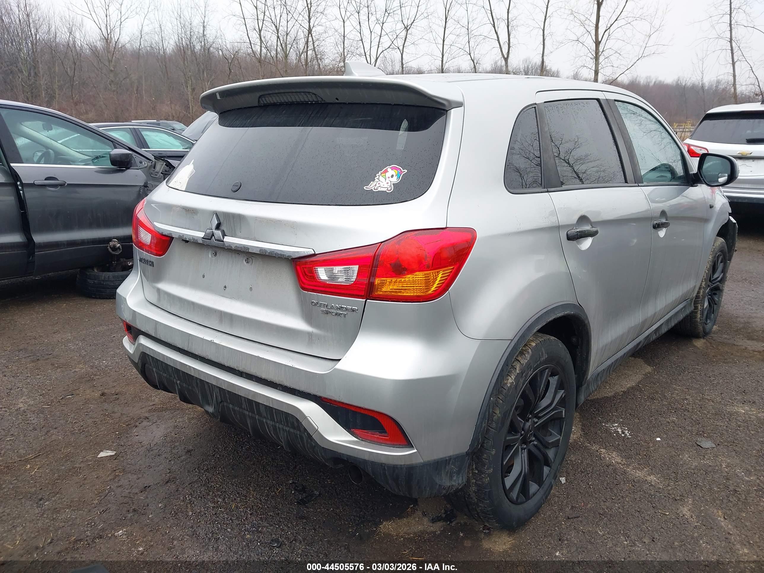 MITSUBISHI OUTLANDER image 4