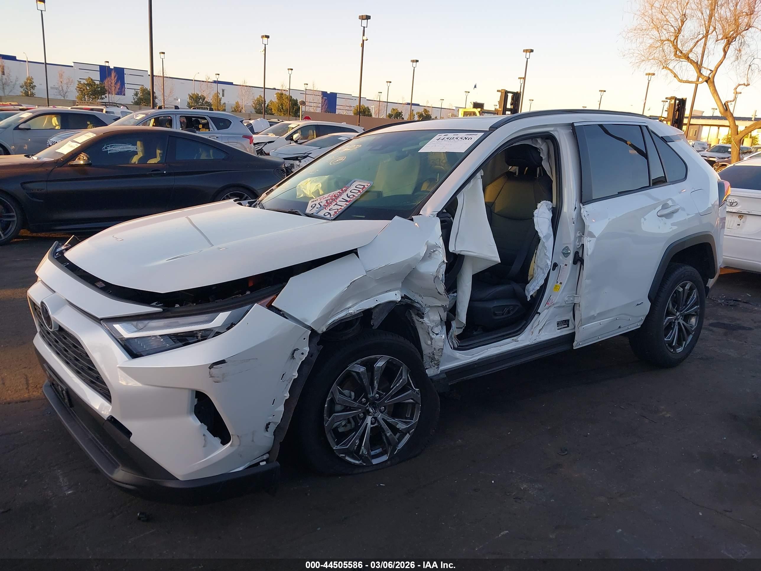 TOYOTA RAV4 image 6