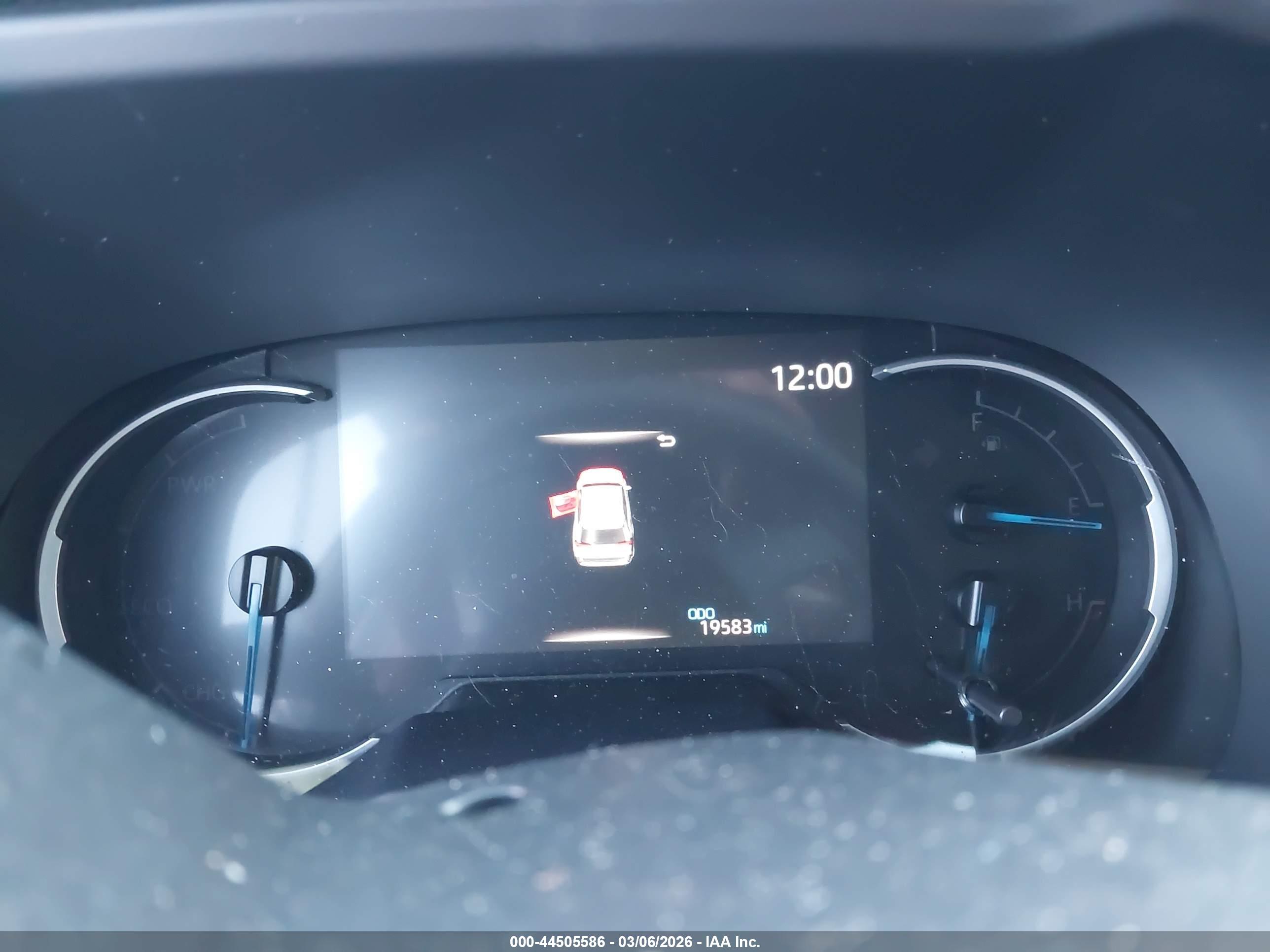 TOYOTA RAV4 image 7