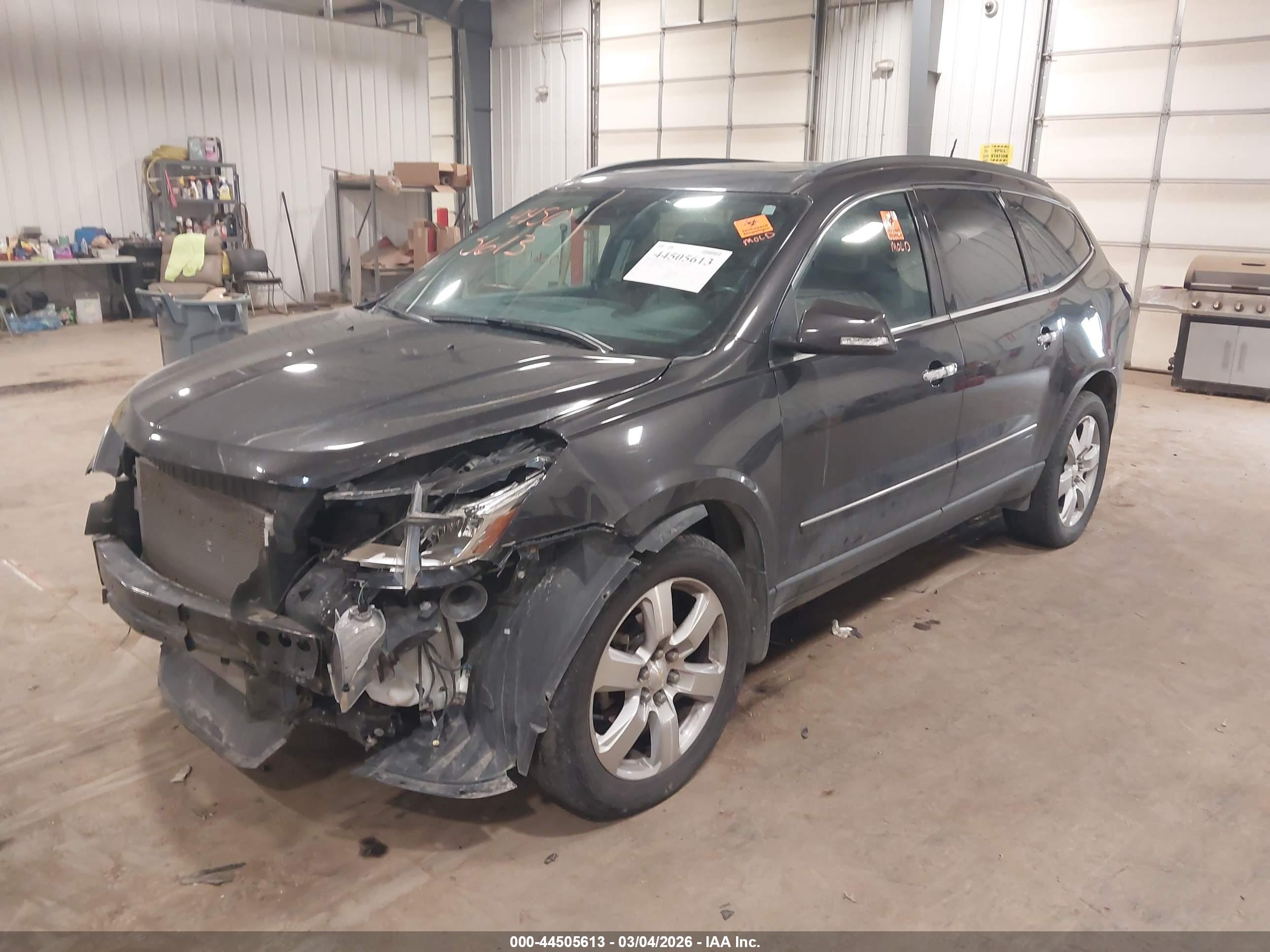 CHEVROLET TRAVERSE image 2