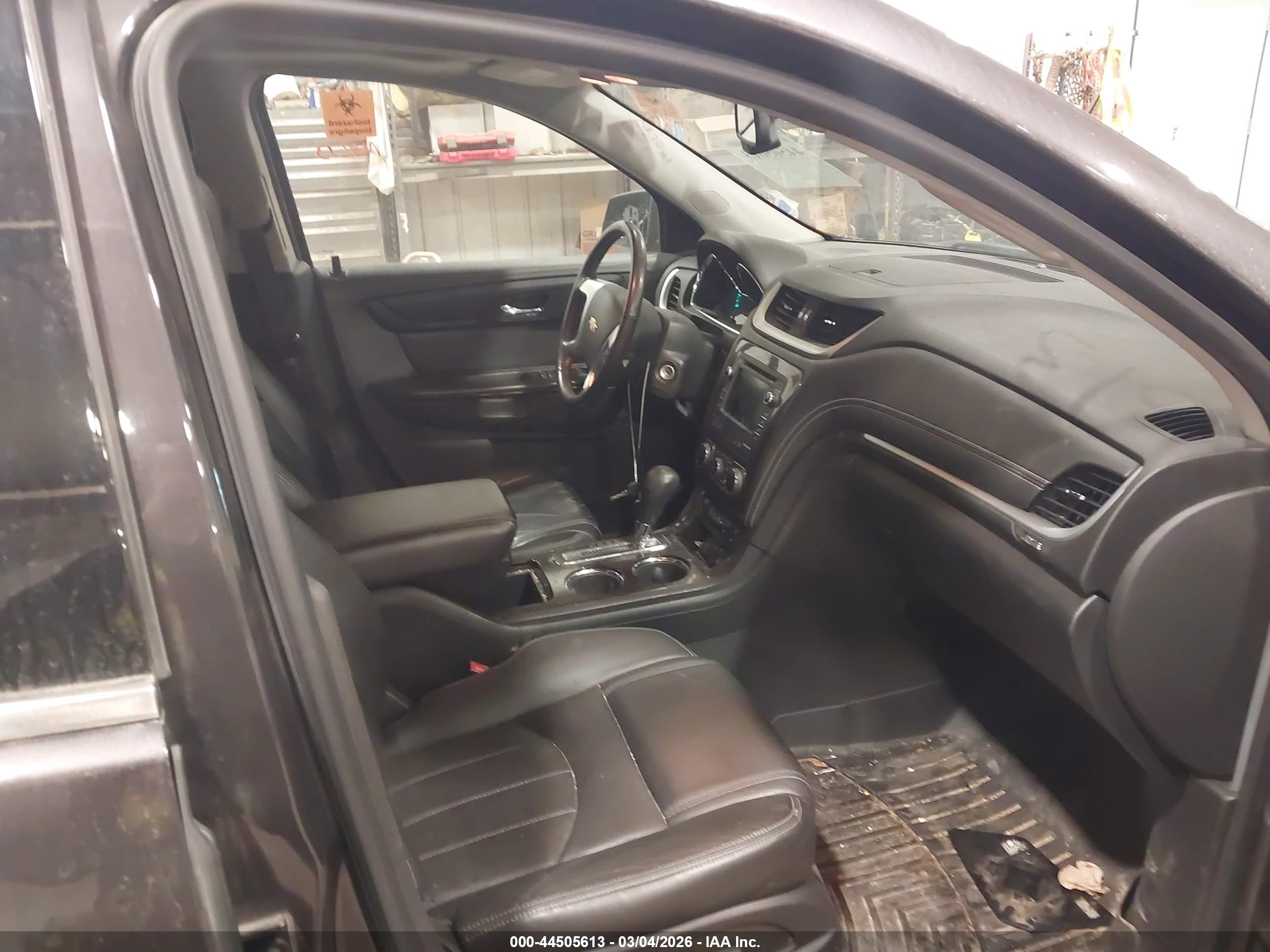 CHEVROLET TRAVERSE image 5