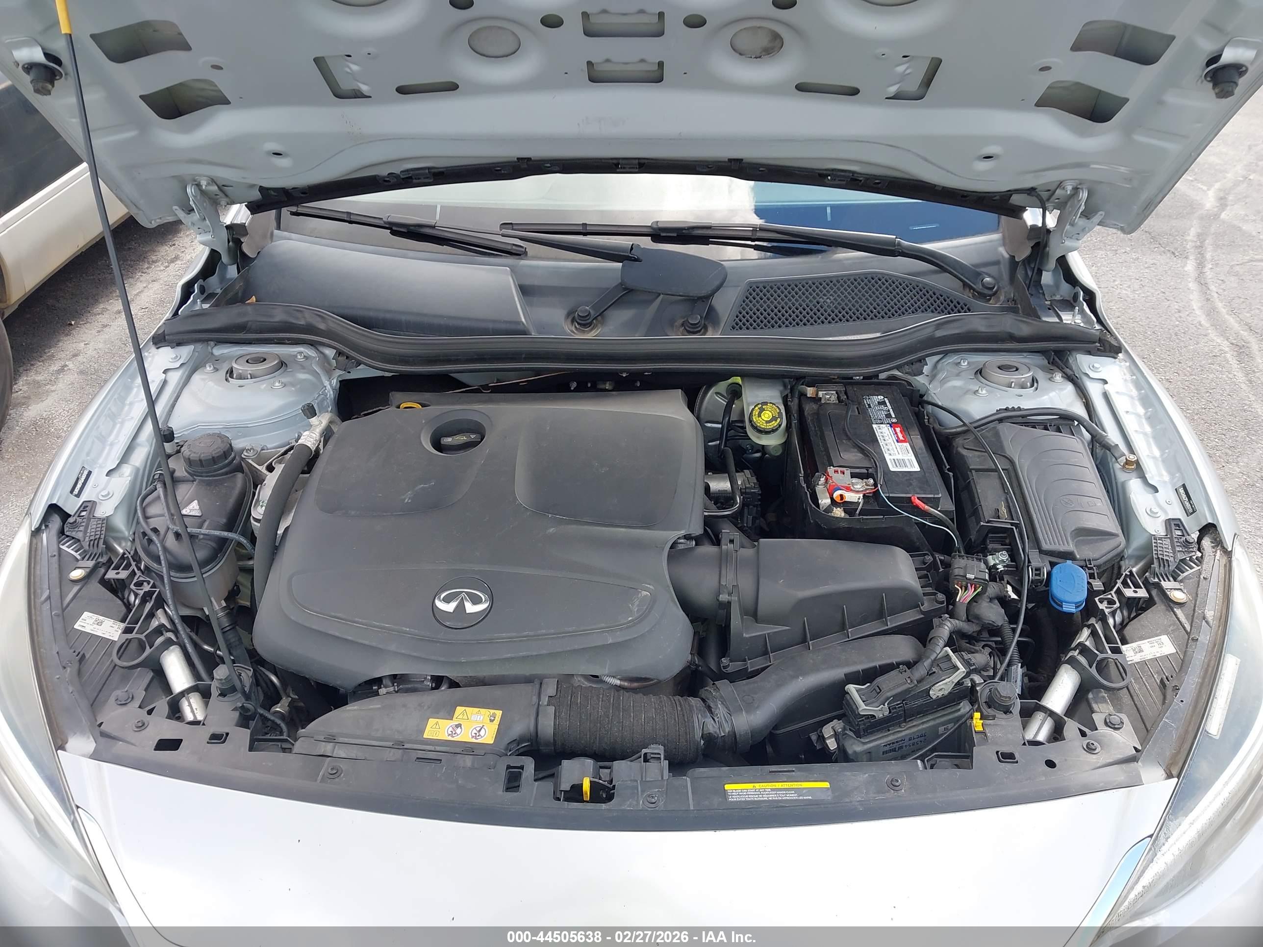INFINITI QX30 image 10