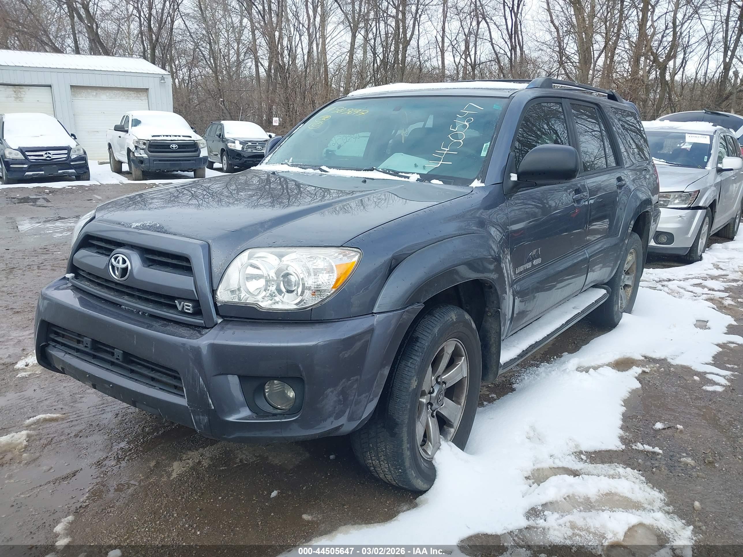 TOYOTA 4RUNNER image 2