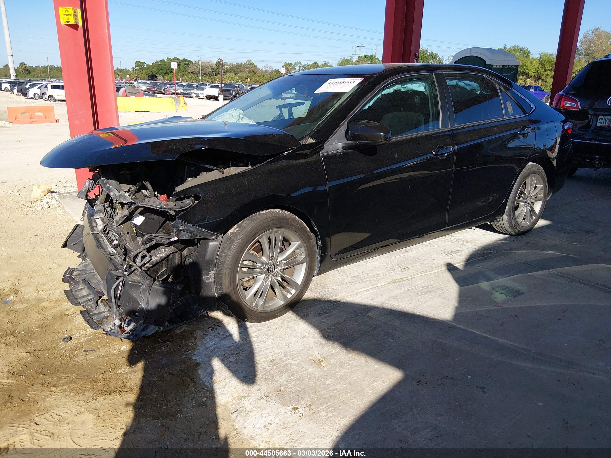 TOYOTA CAMRY image 2