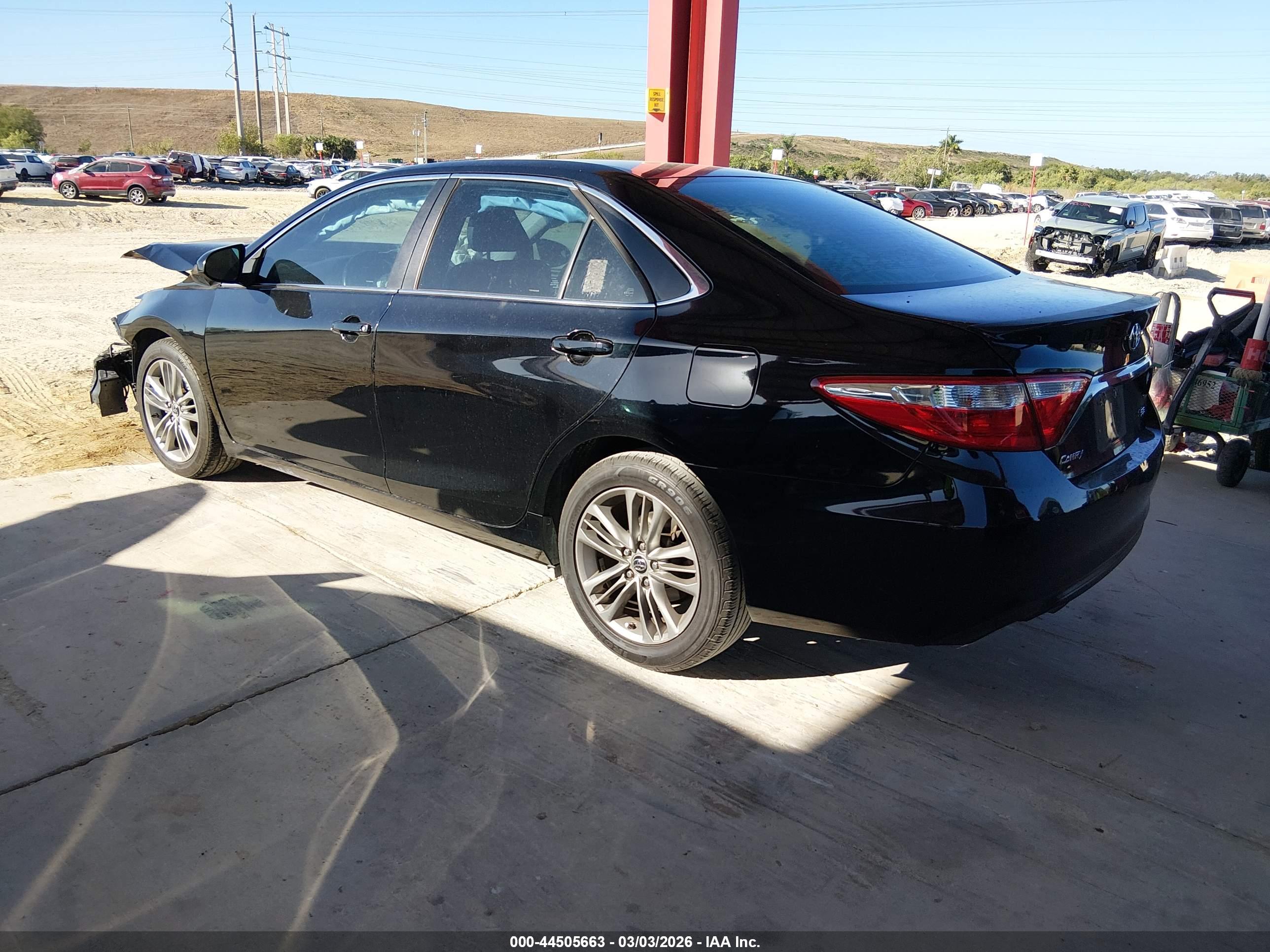 TOYOTA CAMRY image 3
